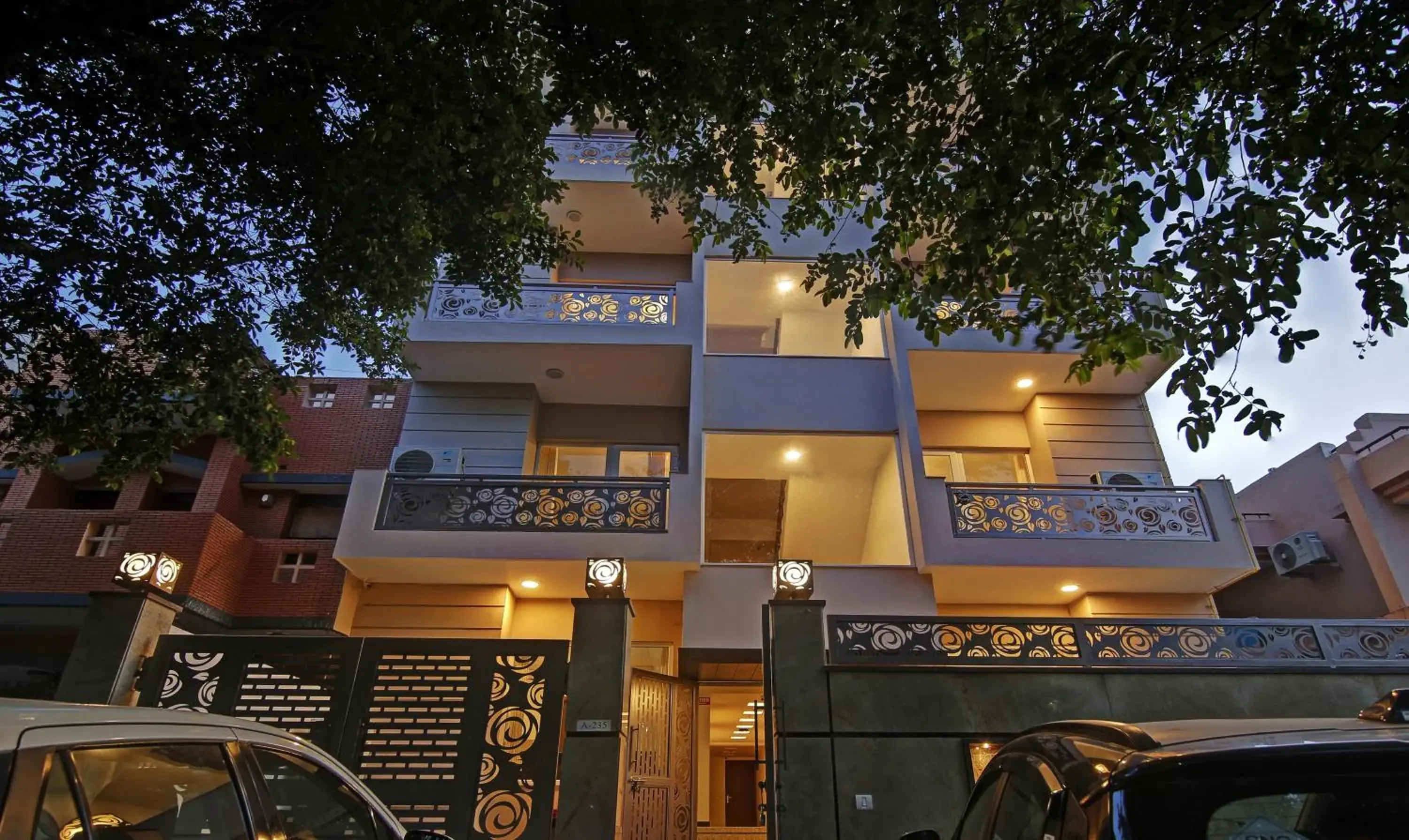 Property building in Treebo Aviraj Inn Property building in Treebo Aviraj Inn