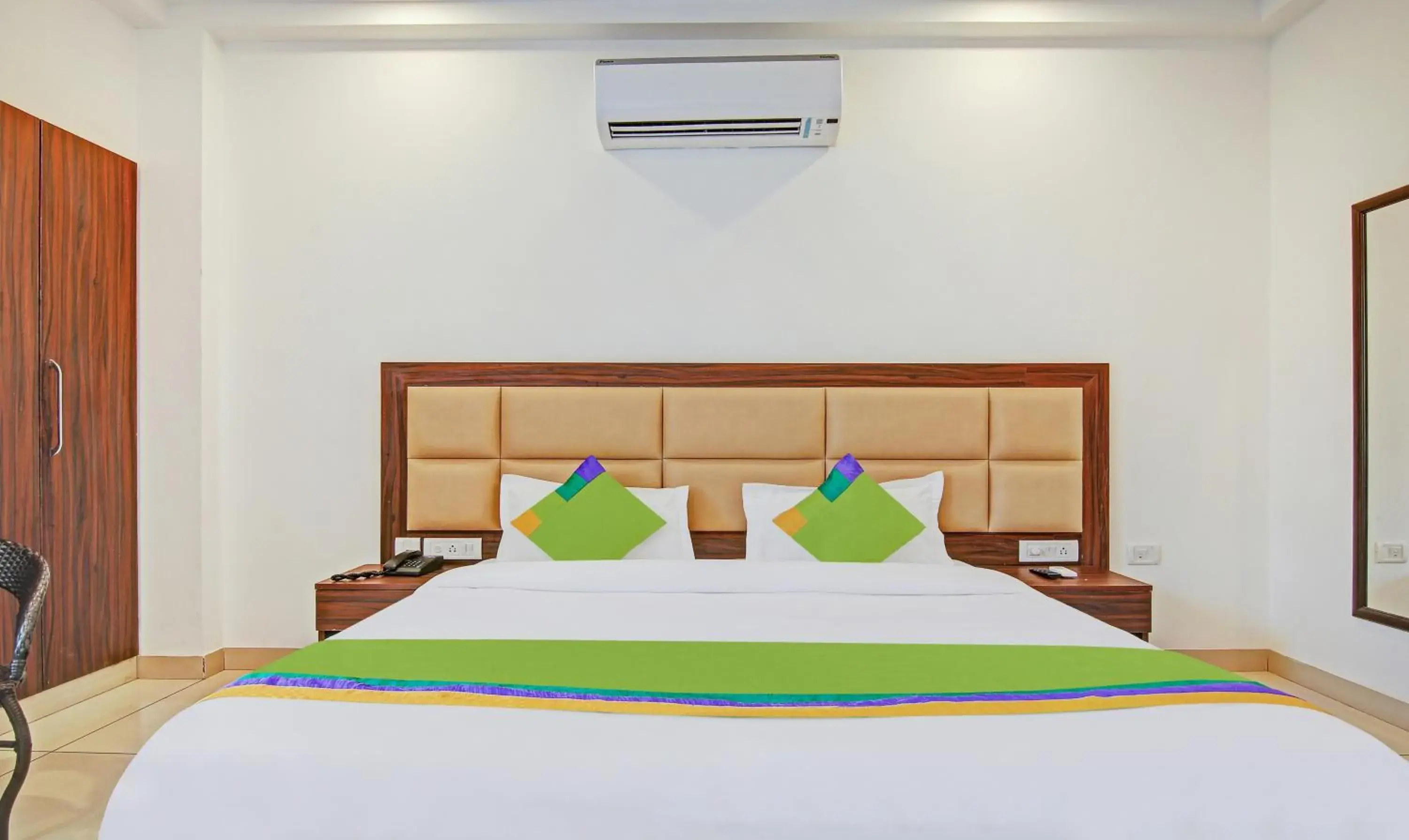 Bedroom, Bed in Treebo Aviraj Inn Bedroom, Bed in Treebo Aviraj Inn