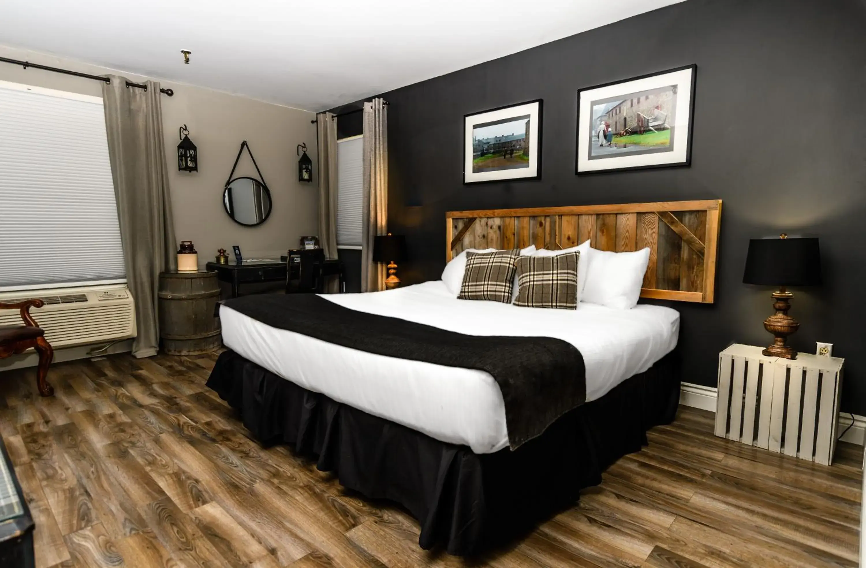 King Room - Non Smoking in Hearthstone Inn Sydney King Room - Non Smoking in Hearthstone Inn Sydney