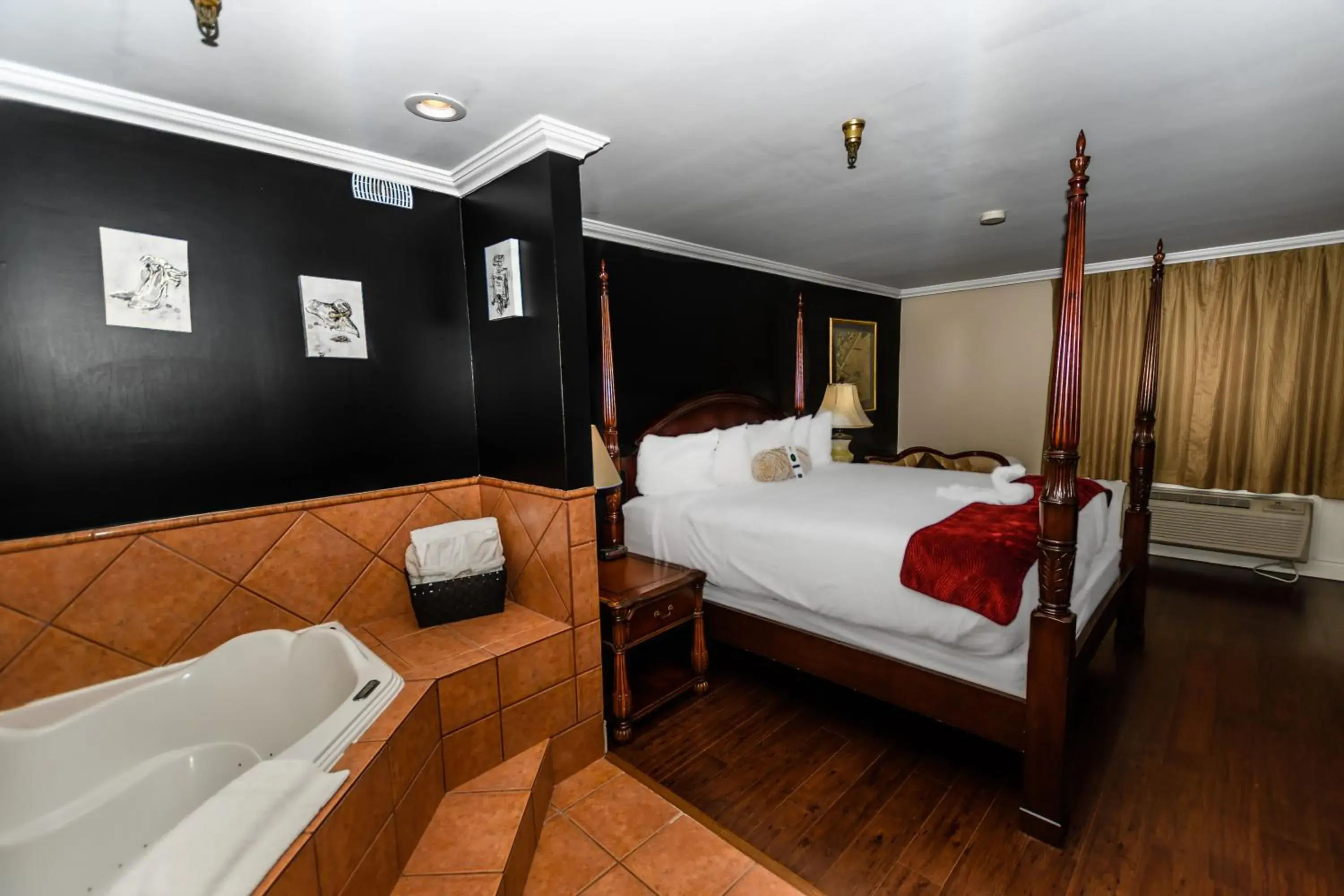 King Suite - Non Smoking in Hearthstone Inn Sydney King Suite - Non Smoking in Hearthstone Inn Sydney