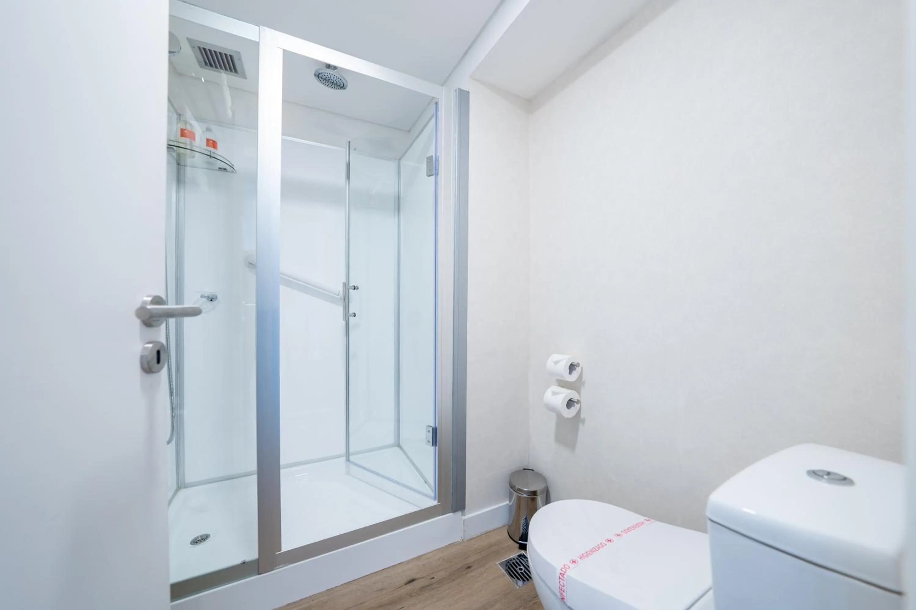 Shower in Cilene del Fuego Suites & Spa