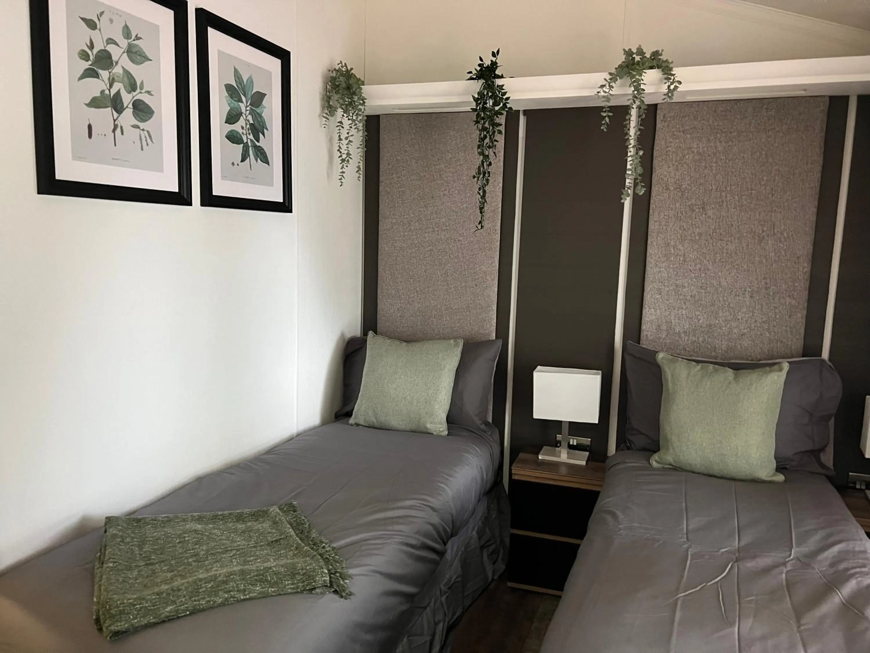 Bed in Jungle lodge