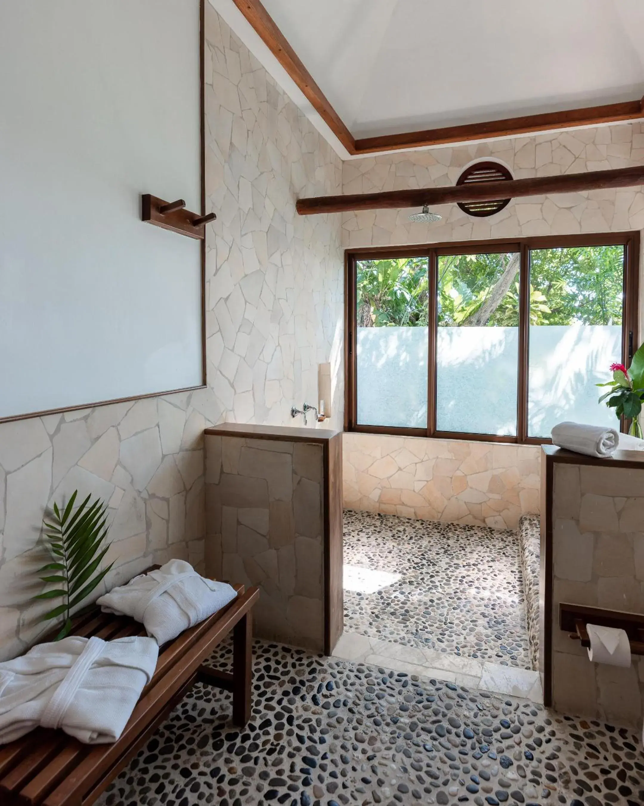 Garden View Room King in Bolontiku Boutique Hotel Member of the Cayuga Collection Garden View Room King in Bolontiku Boutique Hotel Member of the Cayuga Collection