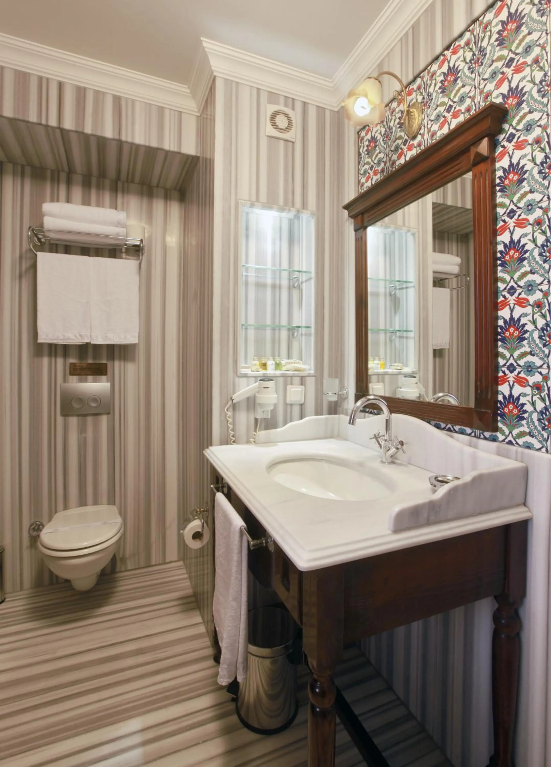 Bathroom in Dersaadet Hotel Istanbul