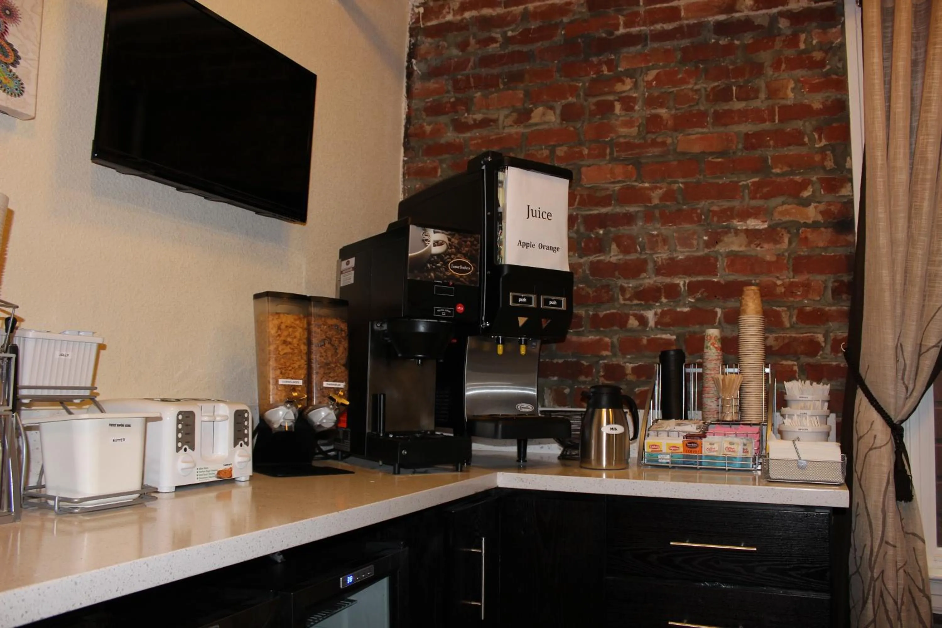 Restaurant/places to eat in Inn on Folsom