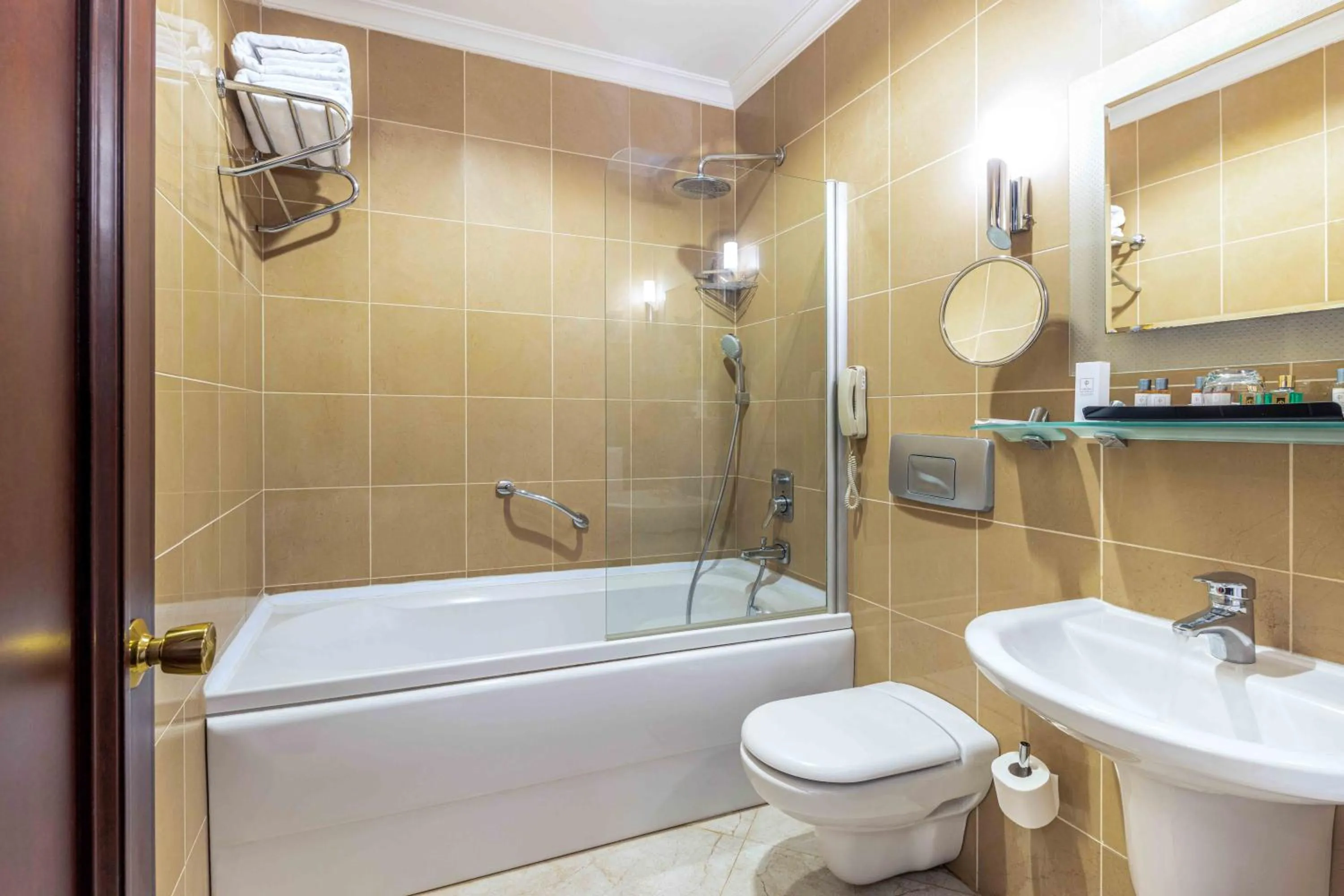 Bathroom in Hotel Çelik Palas Convention Center & Thermal SPA