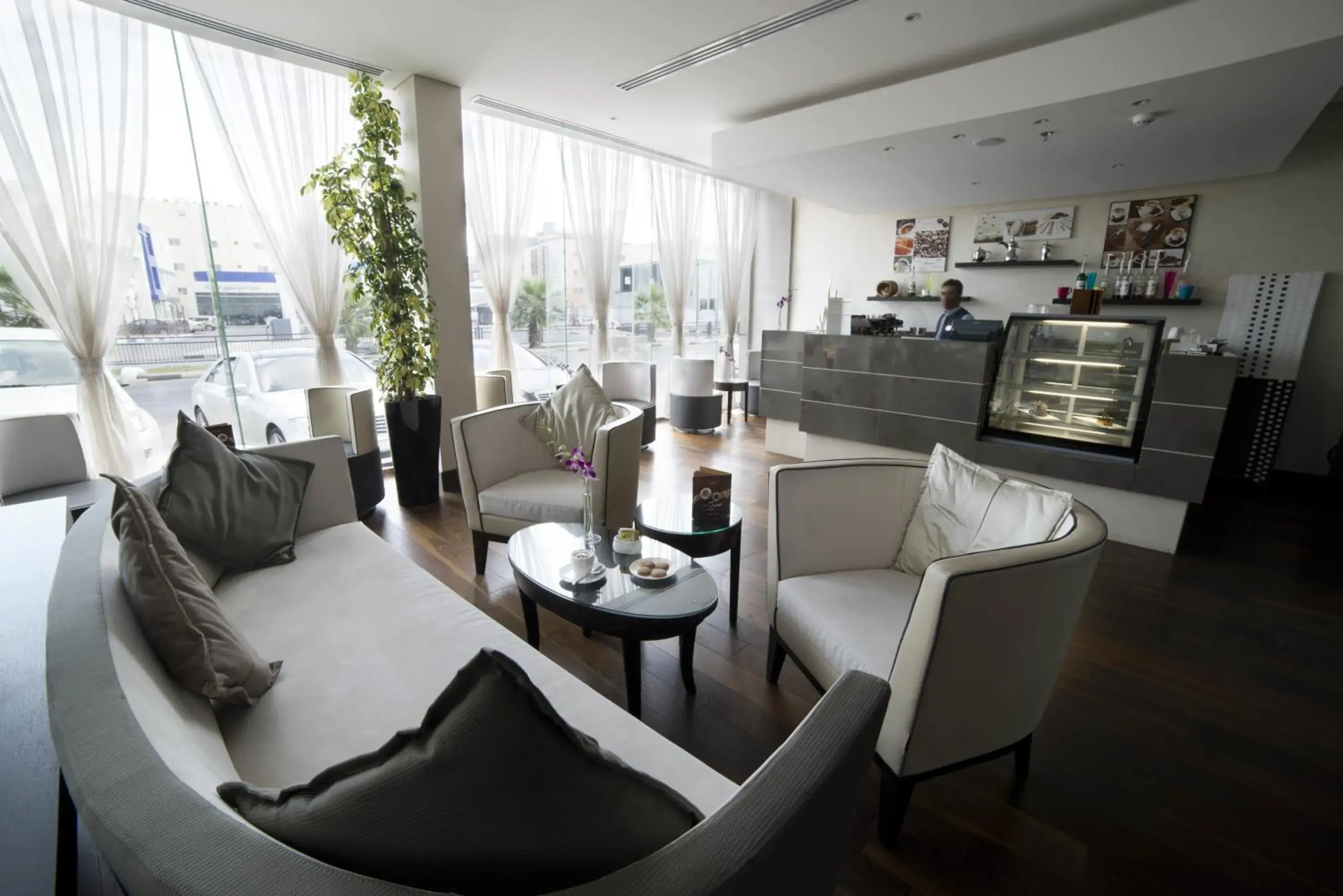 Lounge or bar in Golden Tulip Dammam Corniche Hotel Lounge or bar in Golden Tulip Dammam Corniche Hotel