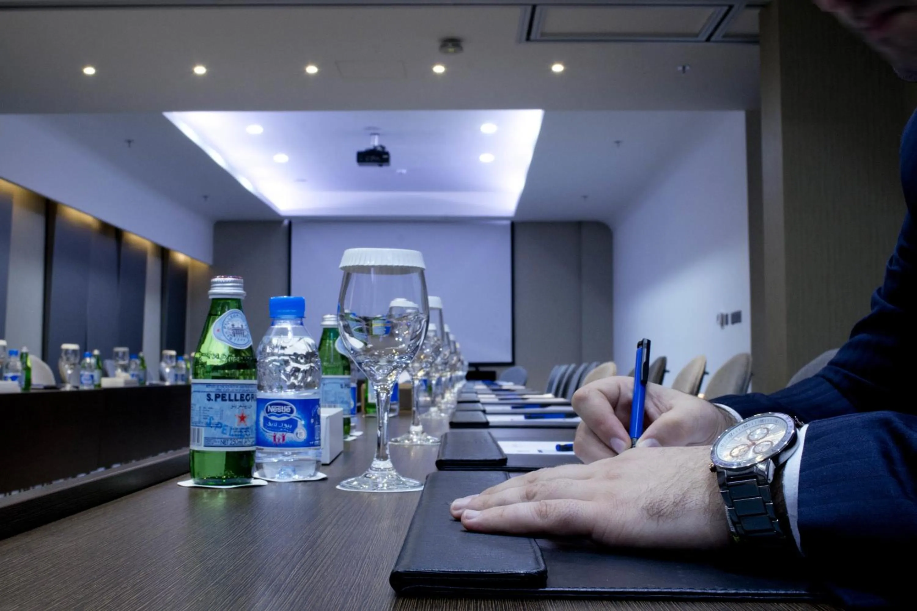 Business facilities in Golden Tulip Dammam Corniche Hotel