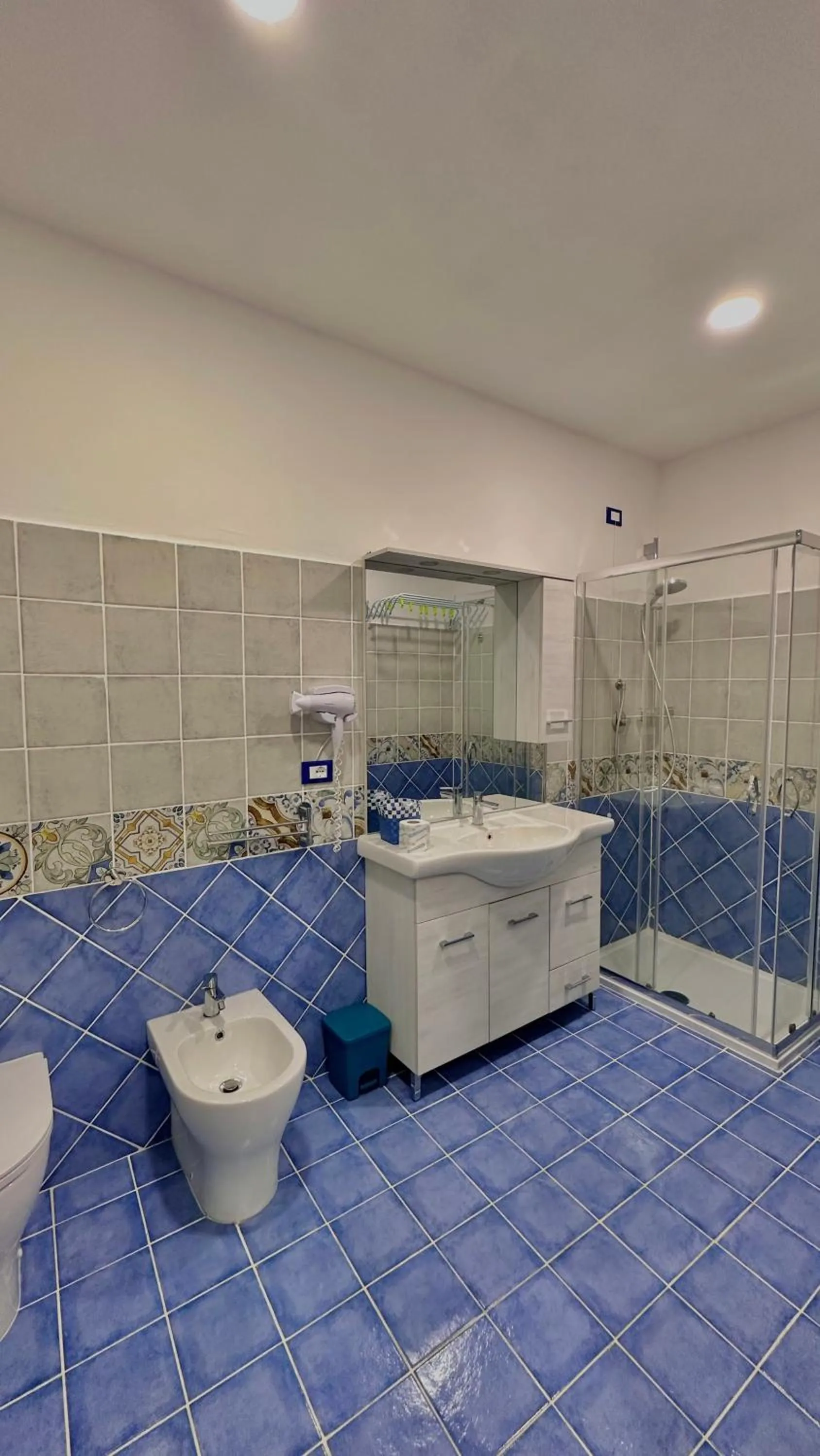 Shower in B&B Un Posto al Sole