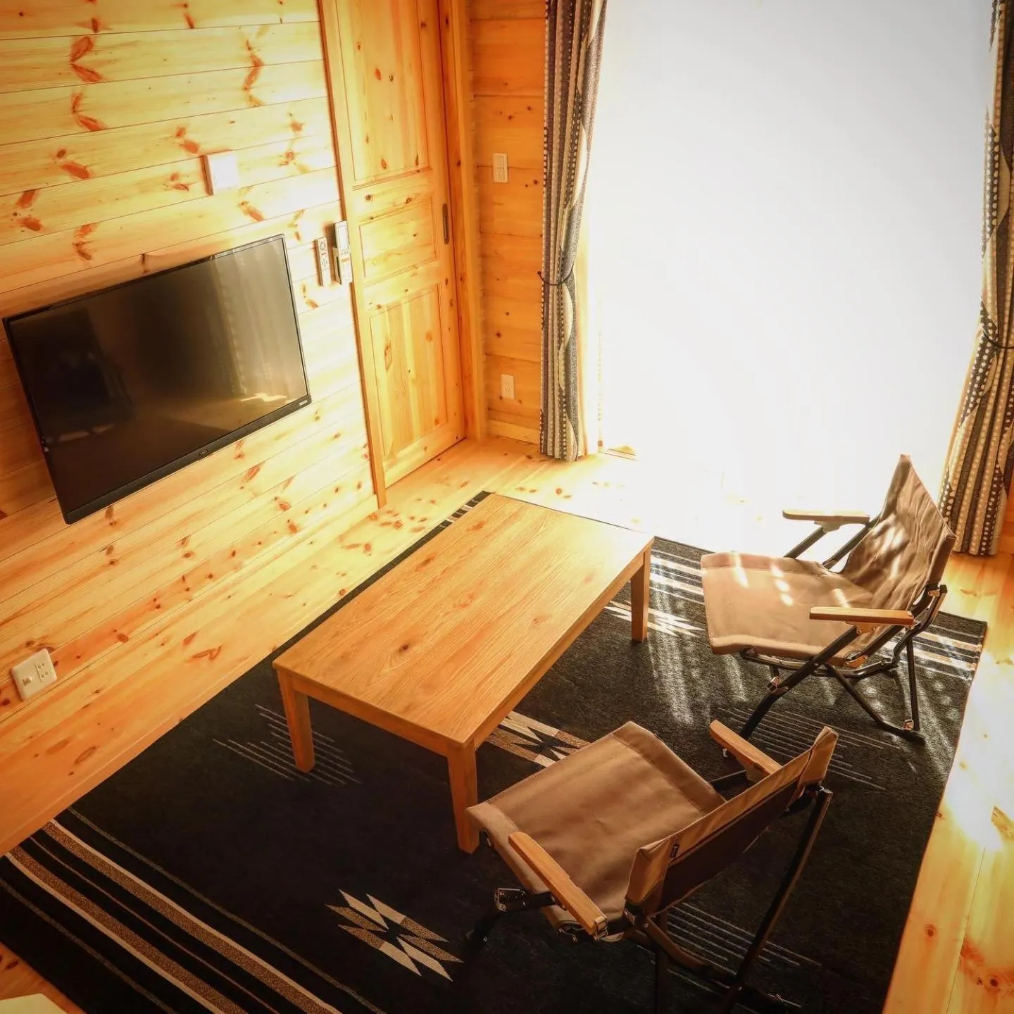 Living room in Log Cottage 白馬KIITOS