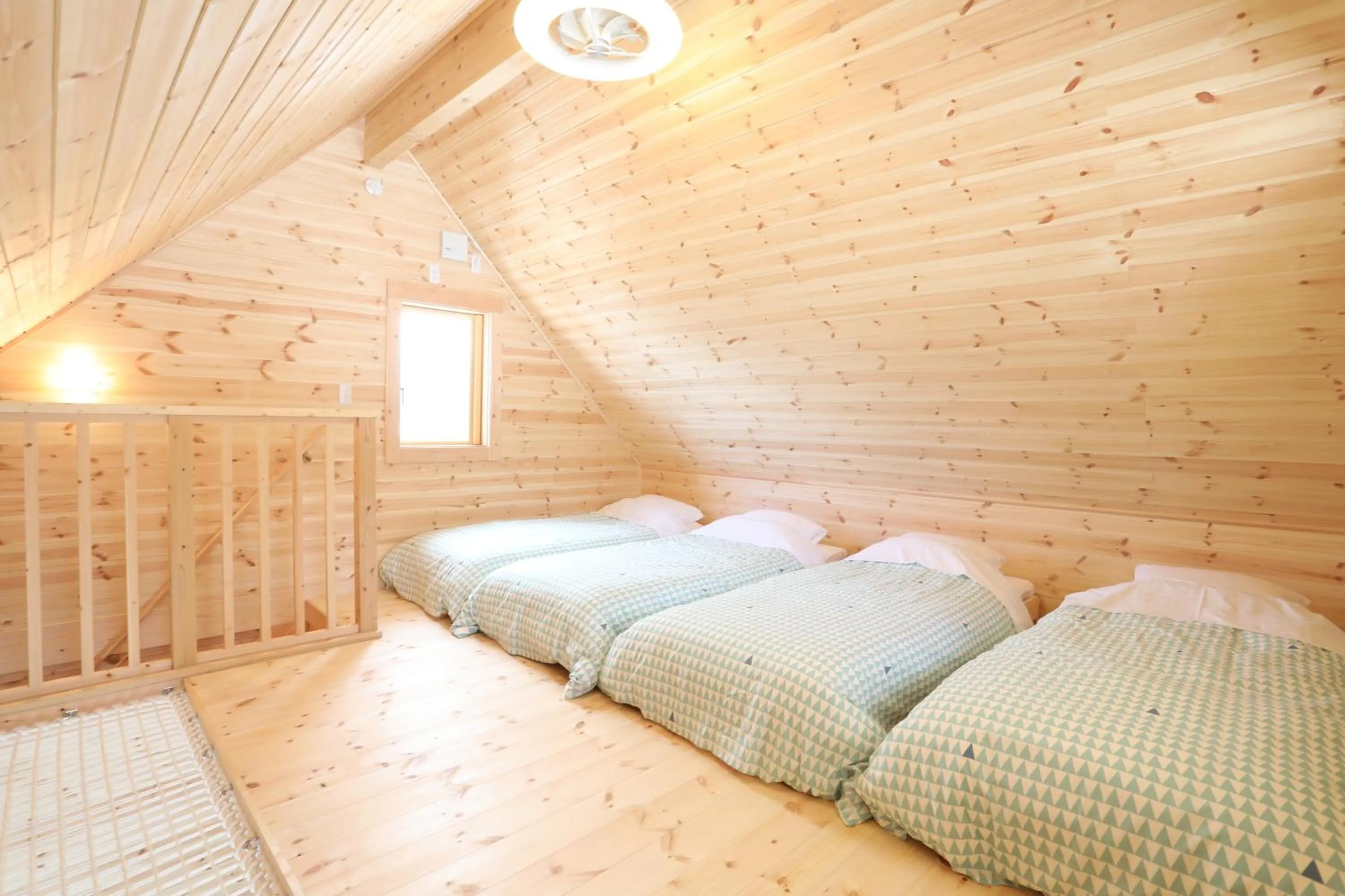Bedroom, Bed in Log Cottage 白馬KIITOS