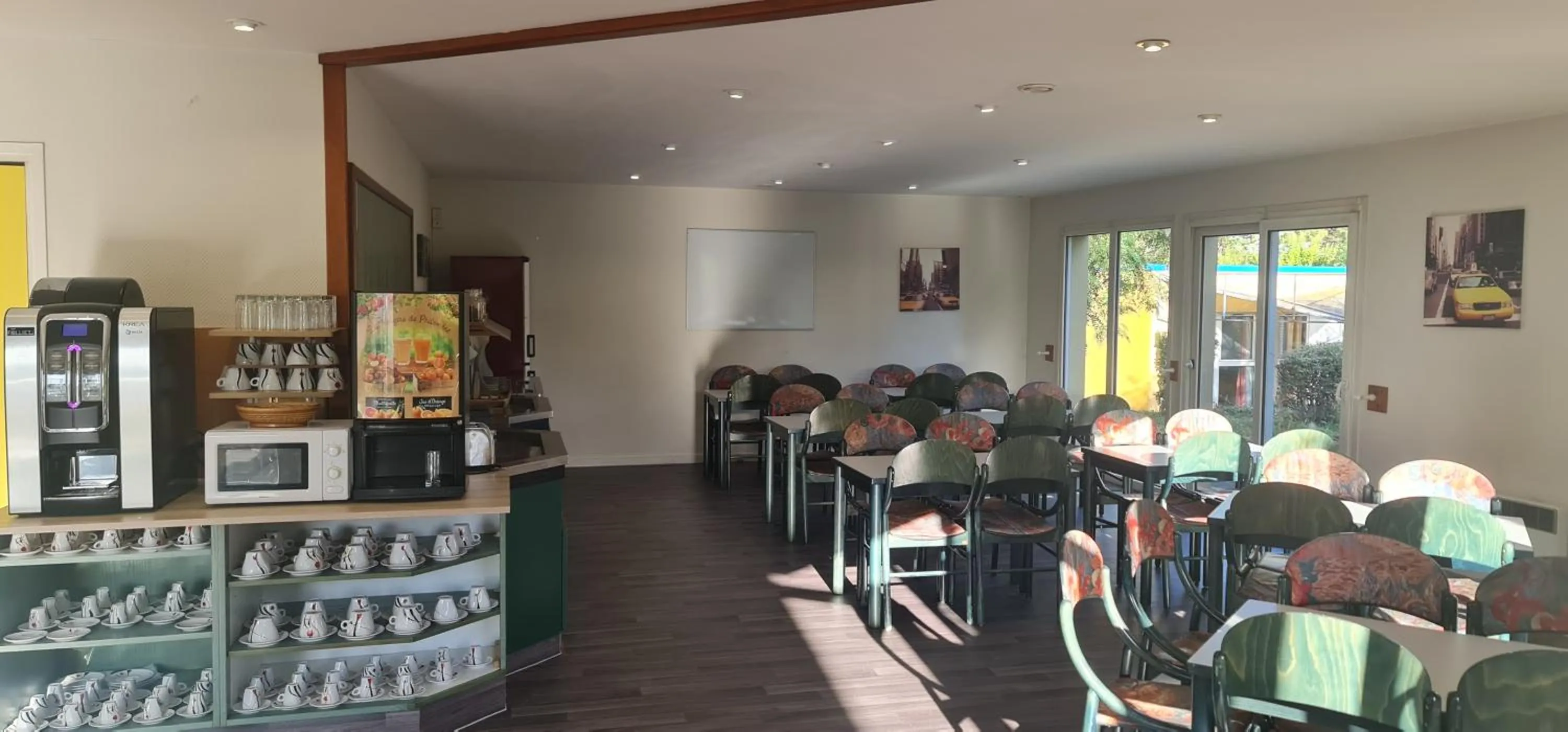 Restaurant/places to eat in Hotel Charme En Maconnais Fasthotel Macon Nord