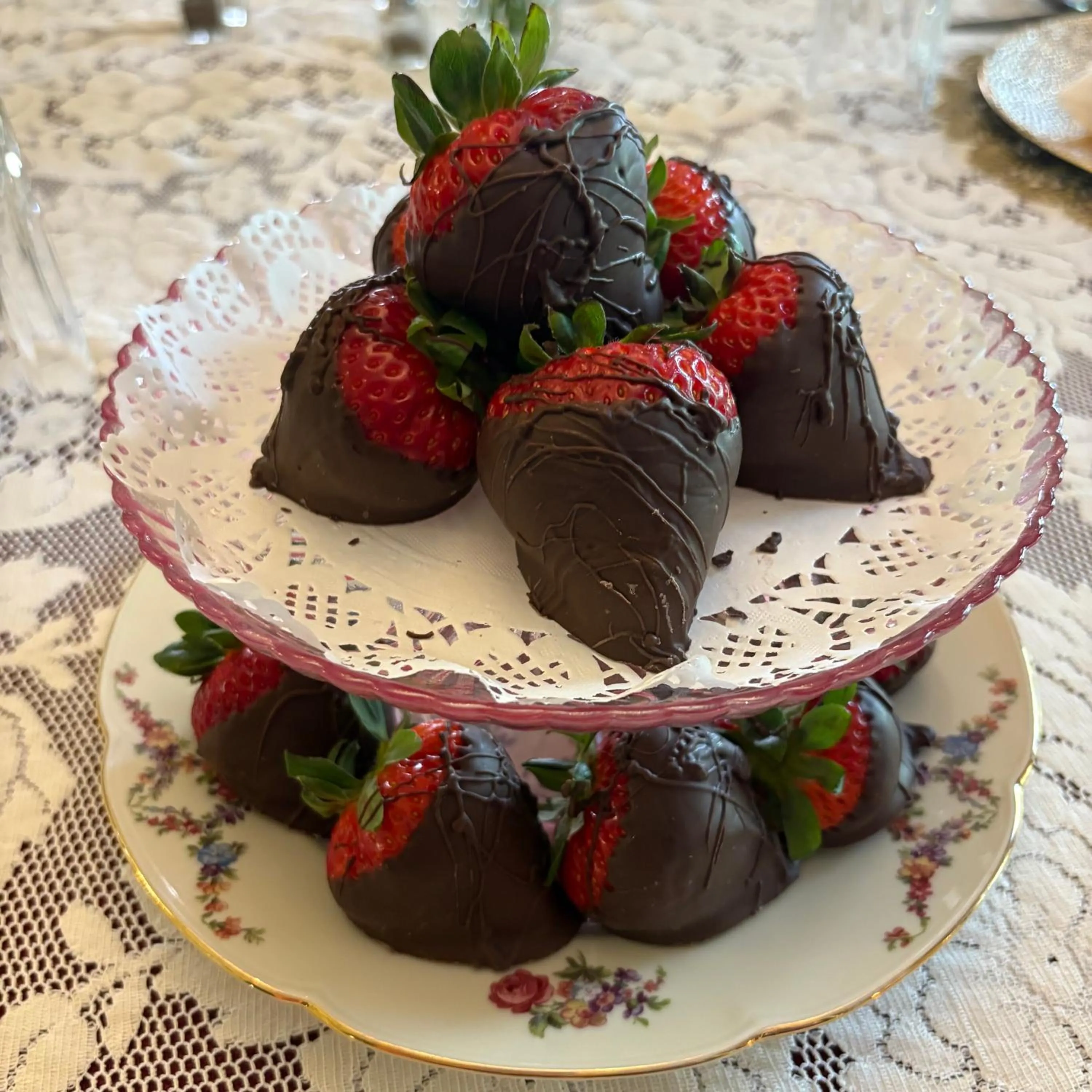 room service in Hoyt House Luxury Bed & Breakfast