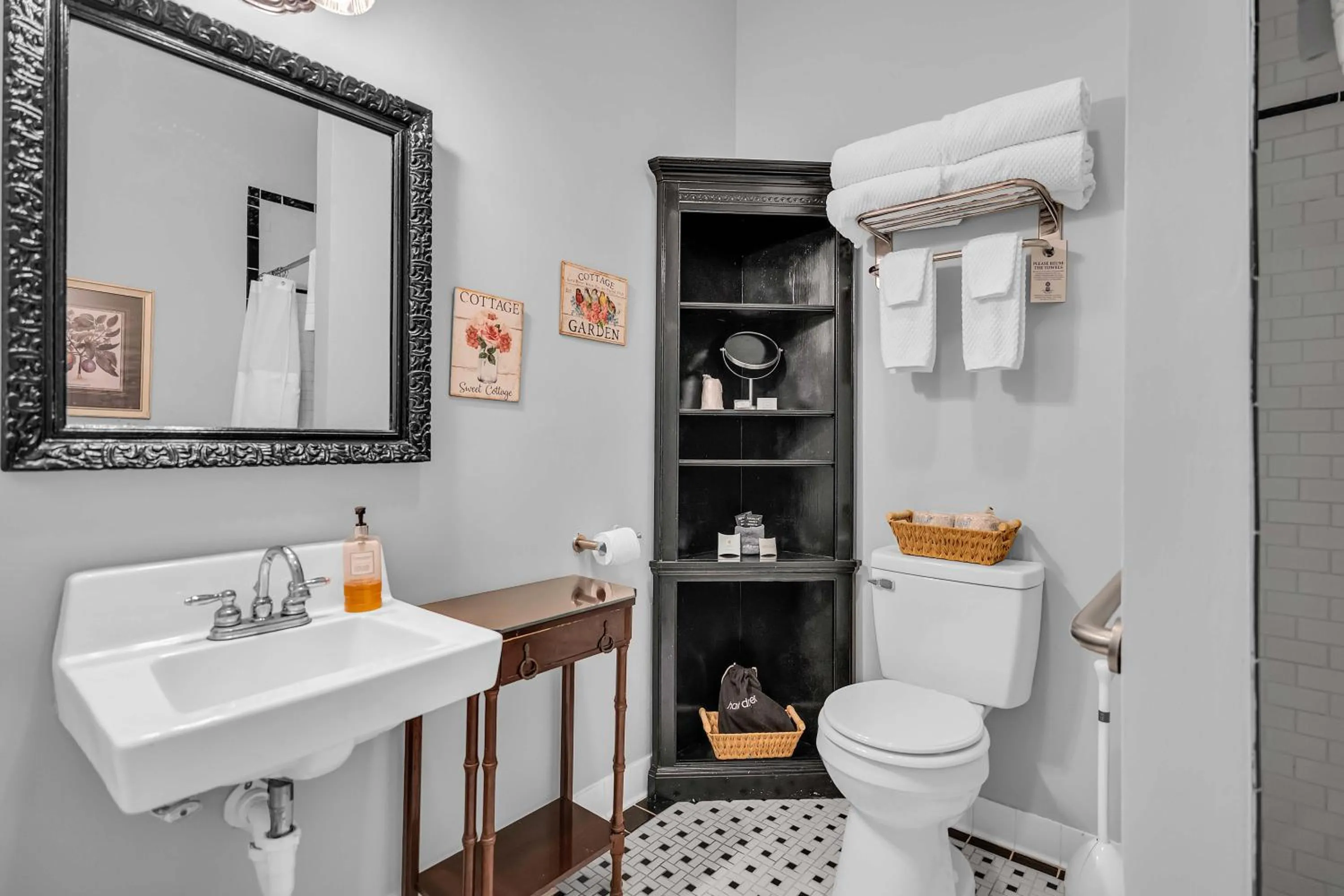 Hoyt House Luxury Bed & Breakfast