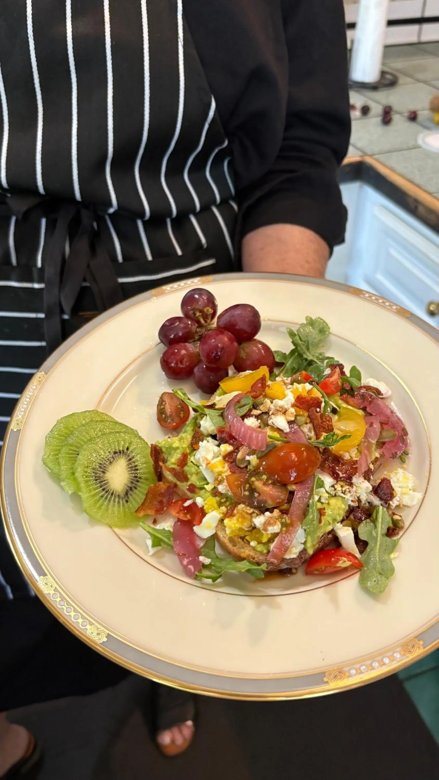 Breakfast in Hoyt House Luxury Bed & Breakfast