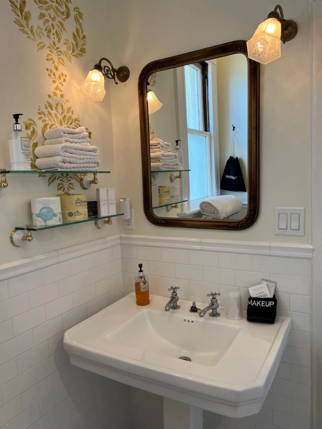 Bathroom in Hoyt House Luxury Bed & Breakfast