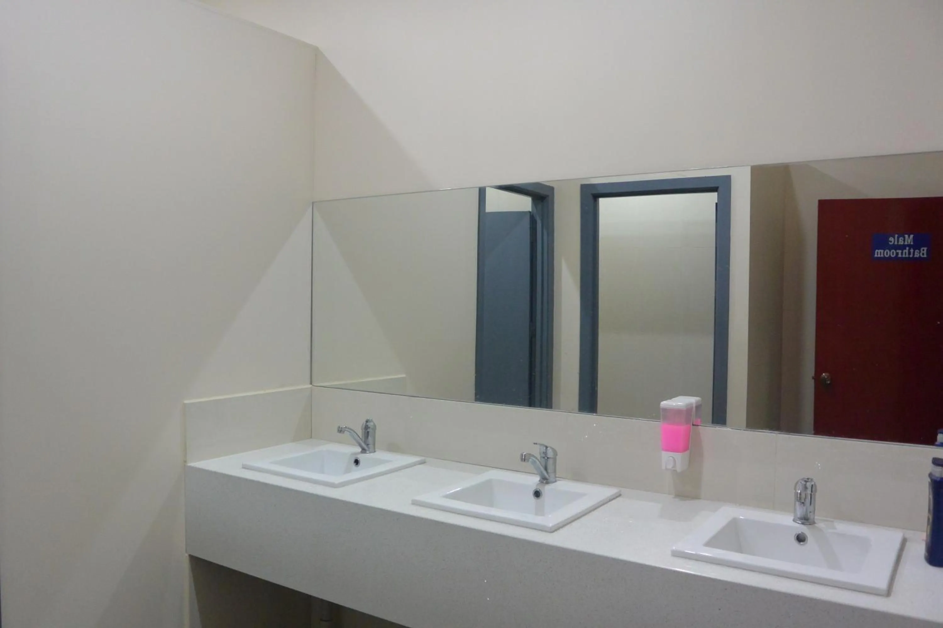 Bathroom in Elizabeth Hostel