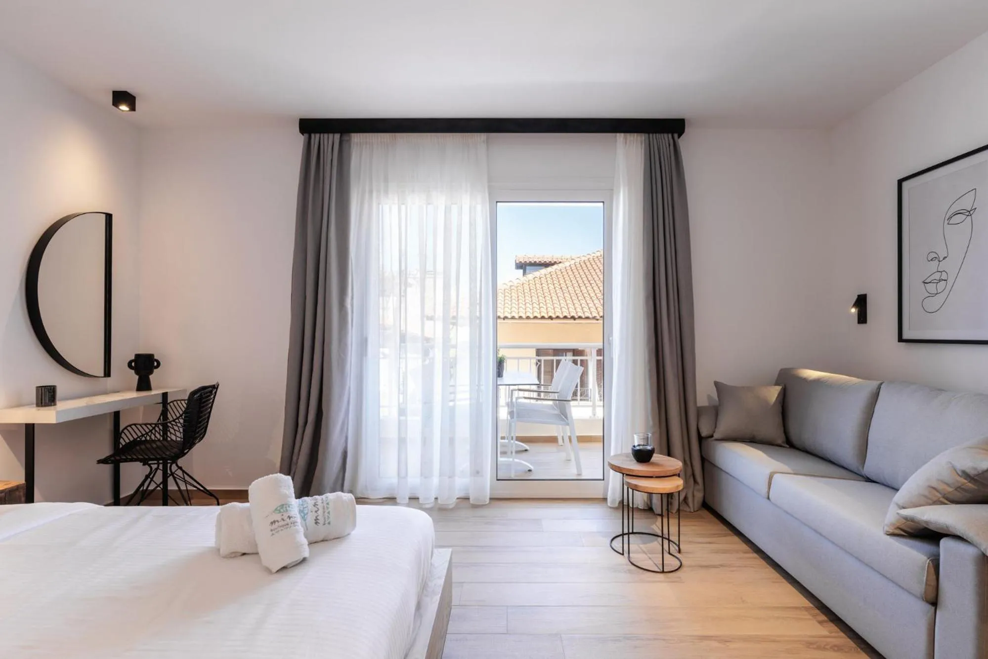 Kentro Luxury Suites