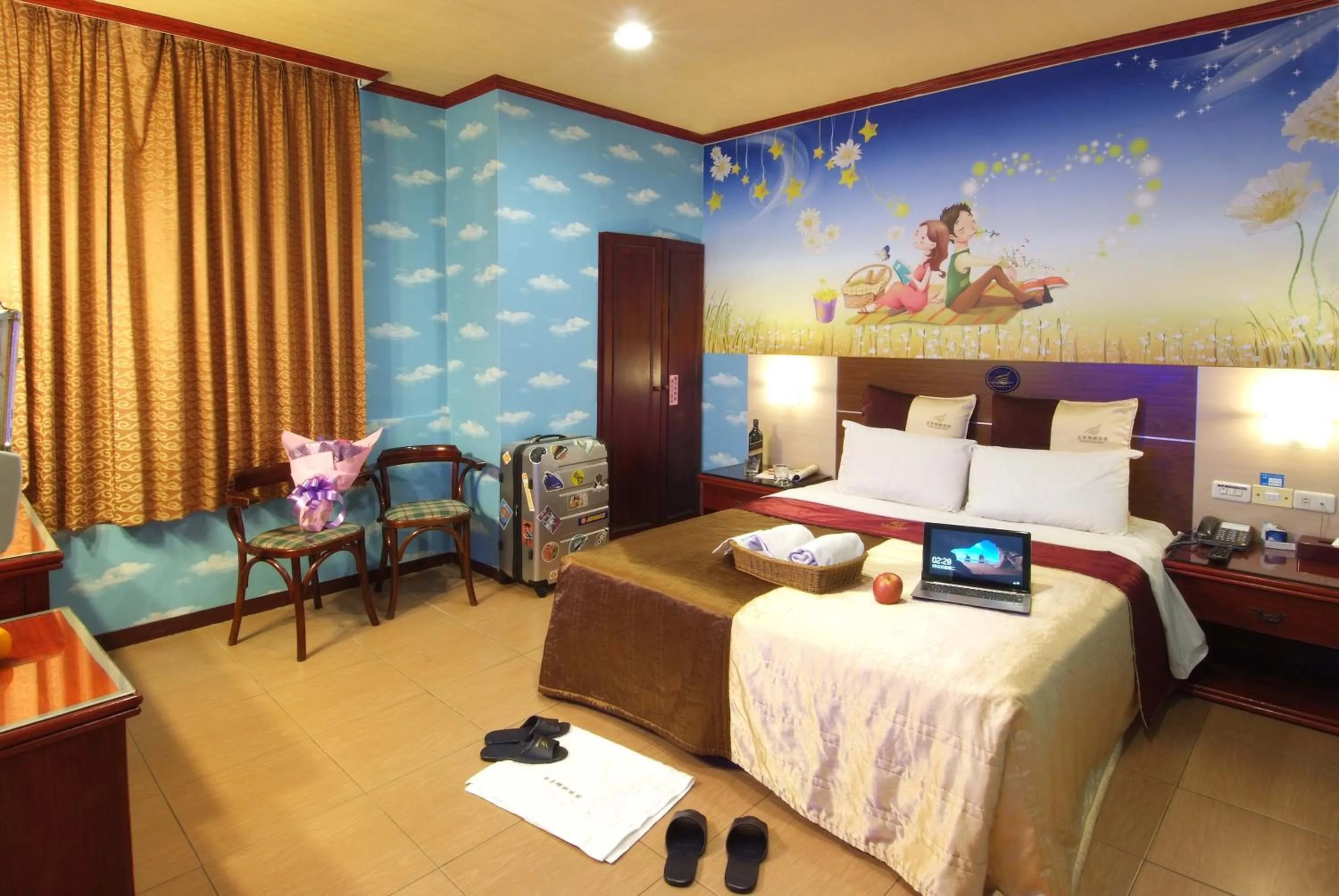 Bed in Golden Swallow Hotel