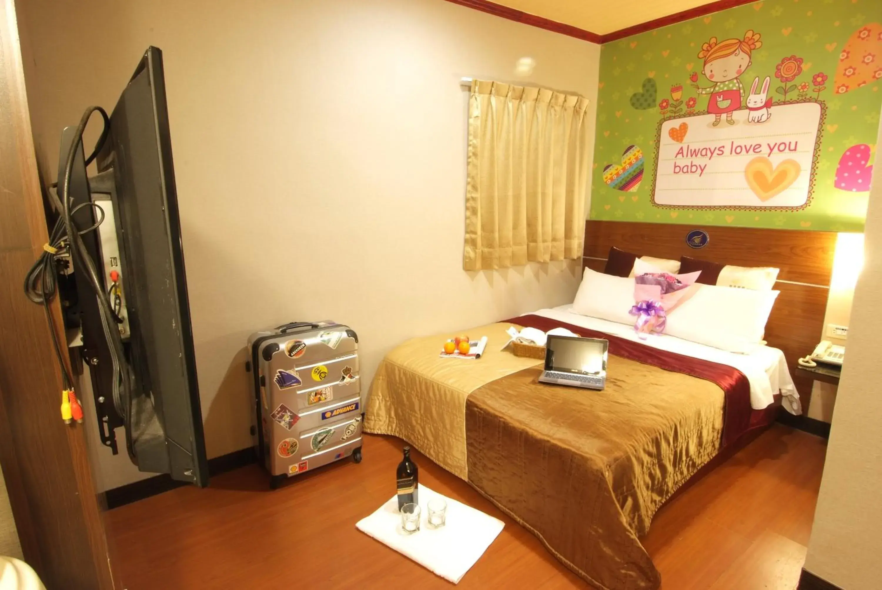 Bed in Golden Swallow Hotel Bed in Golden Swallow Hotel