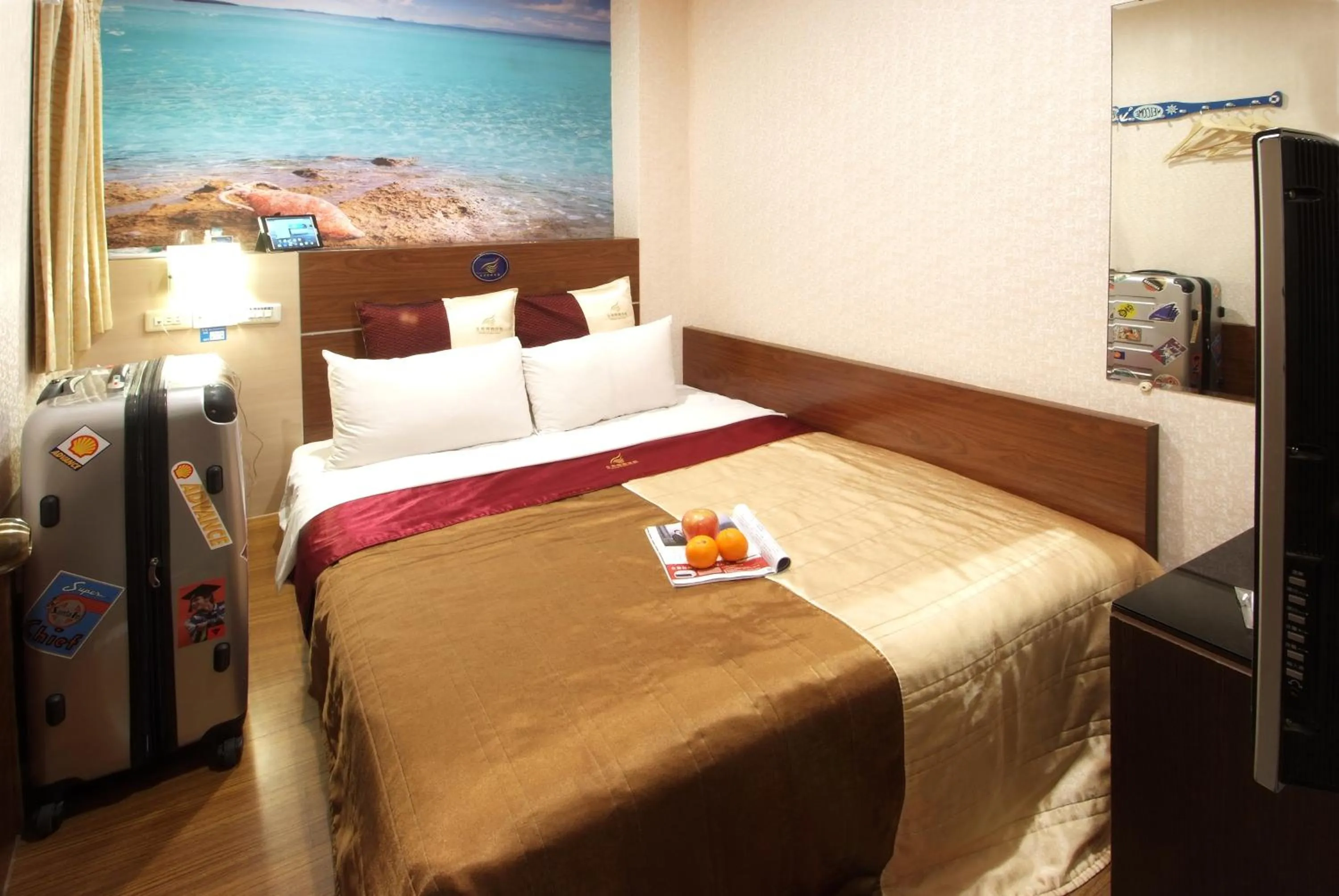 Bed in Golden Swallow Hotel