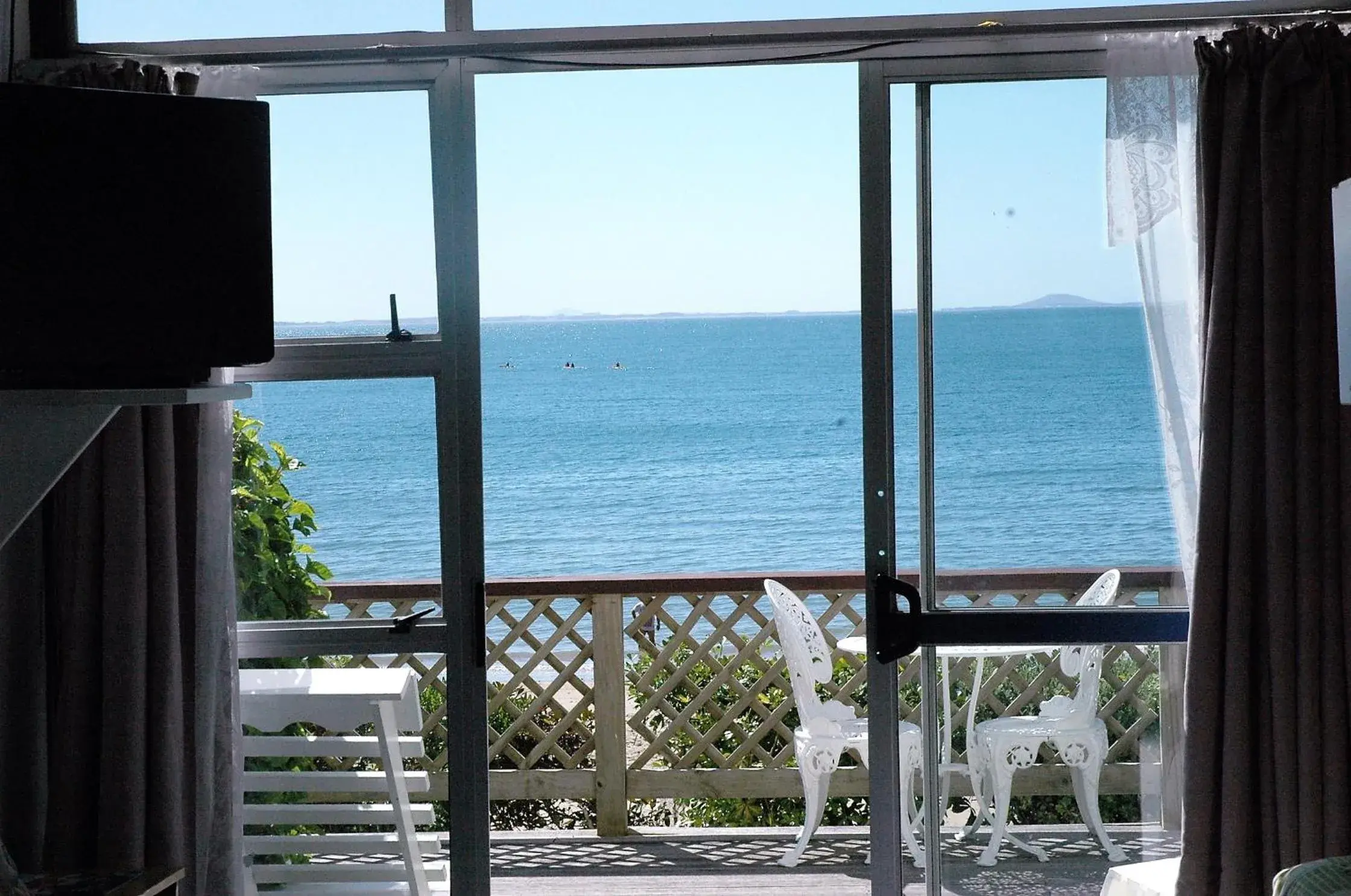 Family Suite in San Marino Motor Lodge Absolute Beachfront Family Suite in San Marino Motor Lodge Absolute Beachfront