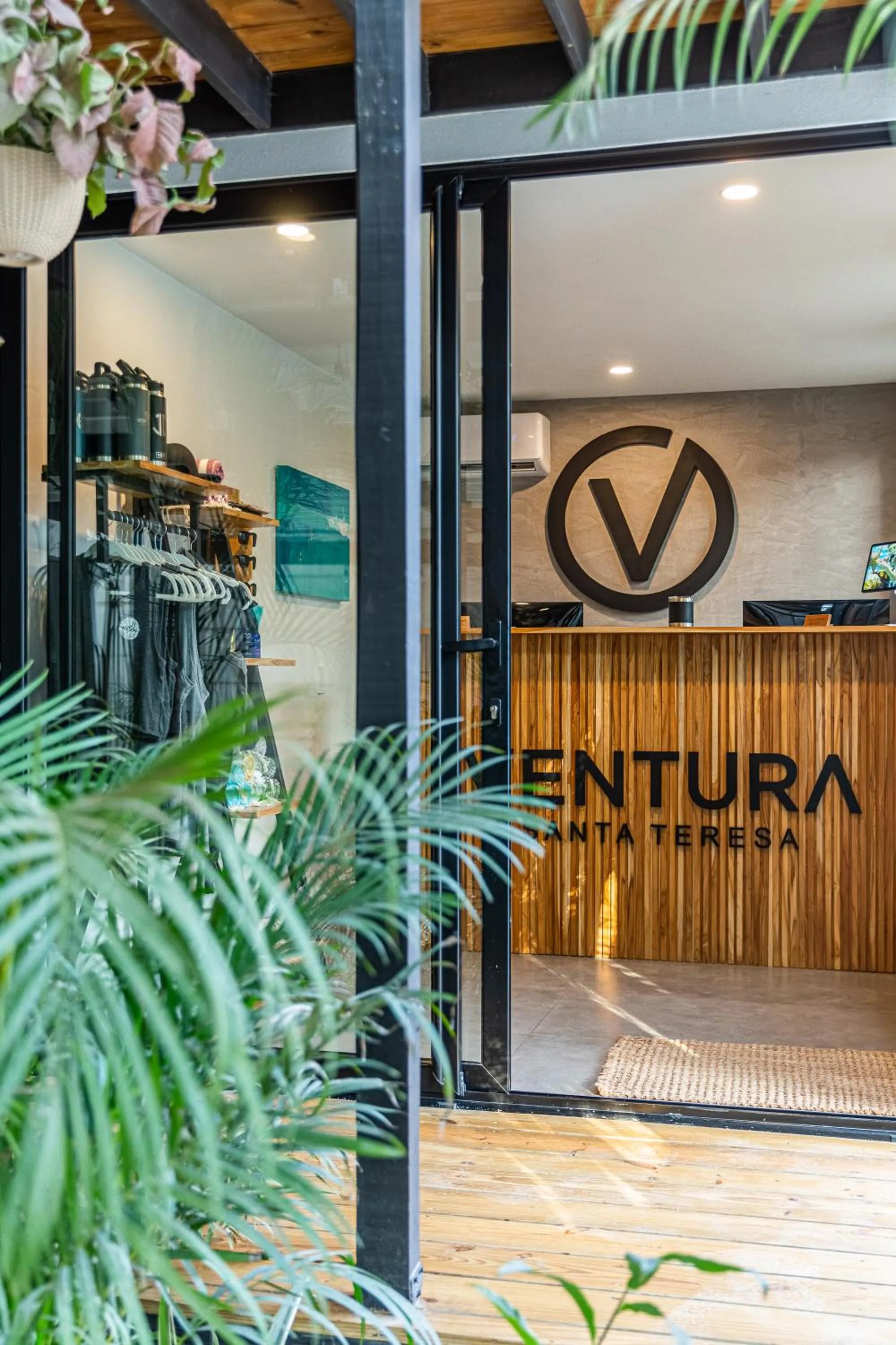 Property building in Ventura Santa Teresa