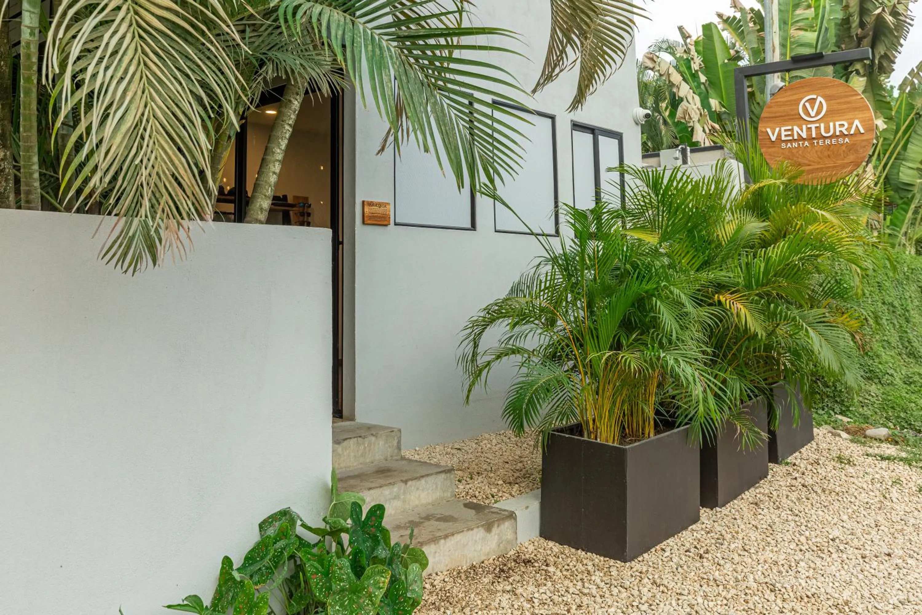 Property building in Ventura Santa Teresa