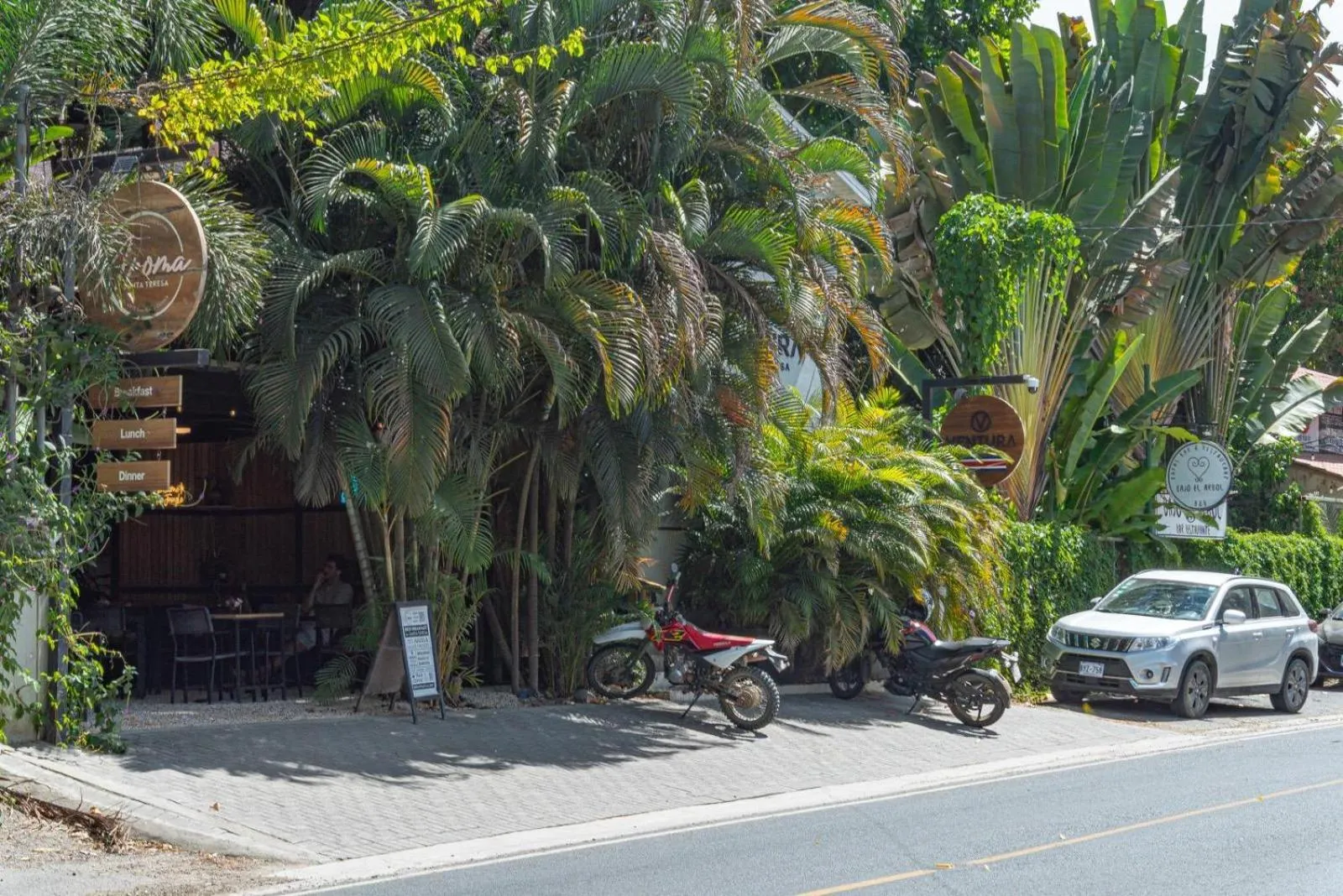 Property building in Ventura Santa Teresa