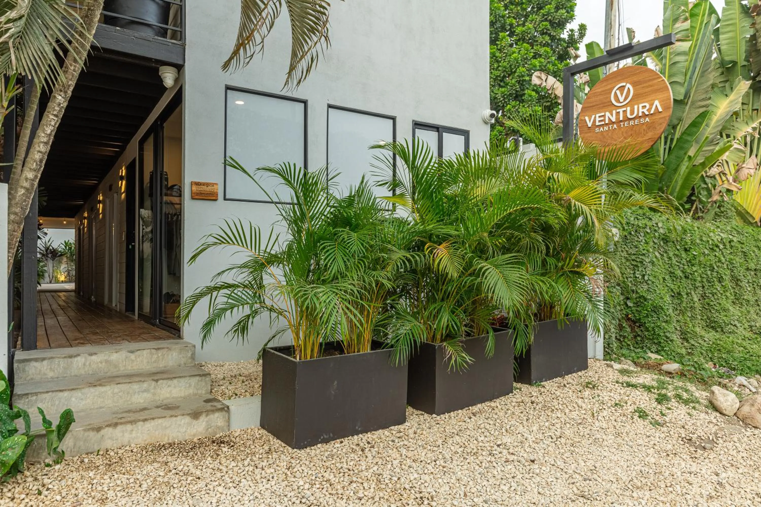 Property building in Ventura Santa Teresa