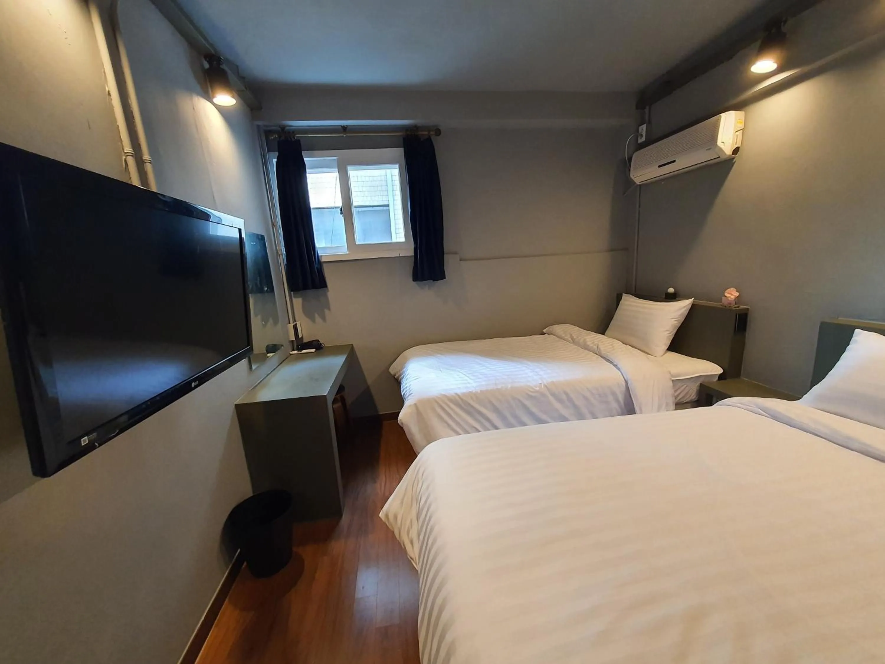 TV and multimedia, Bed in Daljee Guesthouse