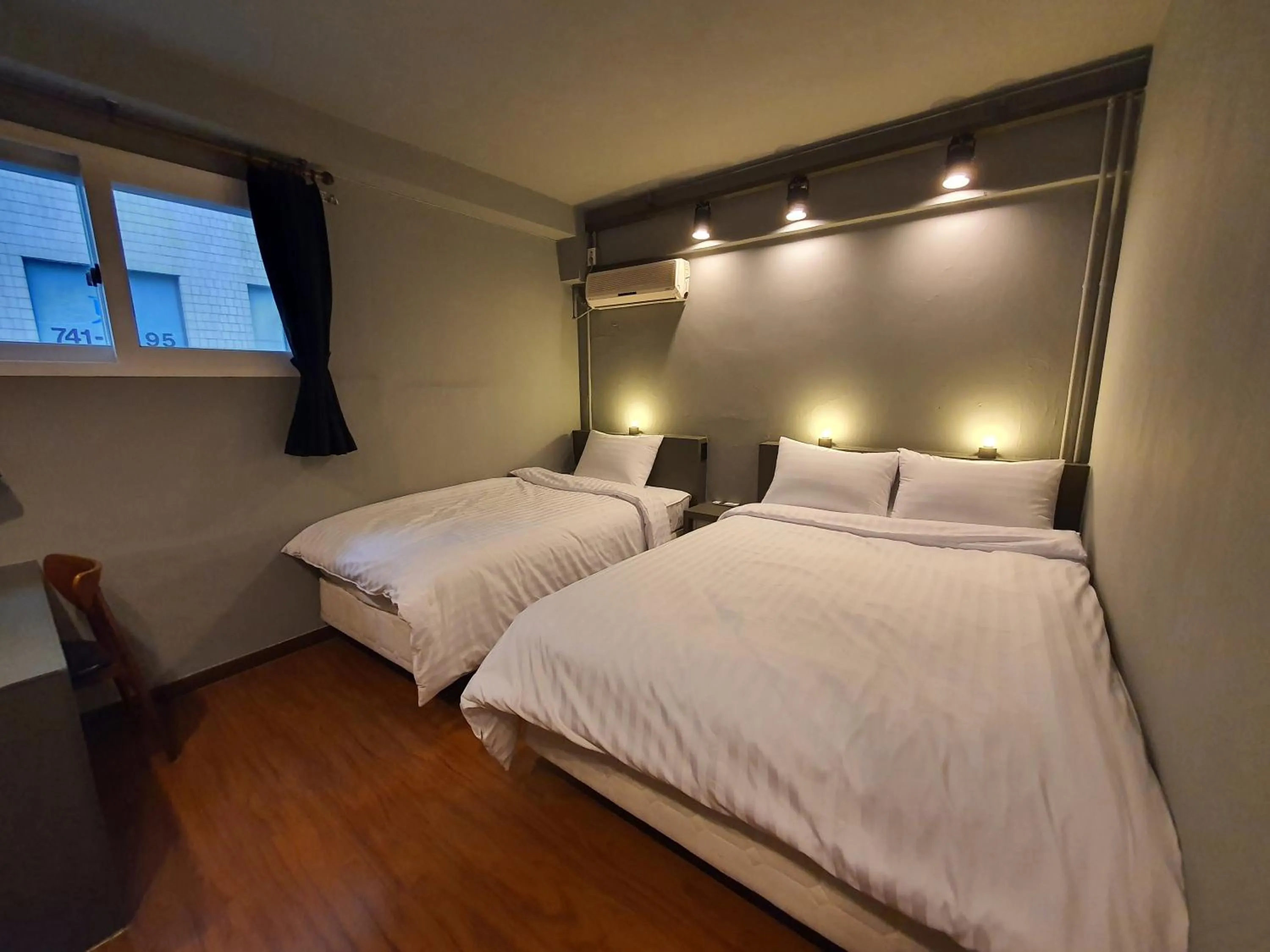 Photo of the whole room, Bed in Daljee Guesthouse