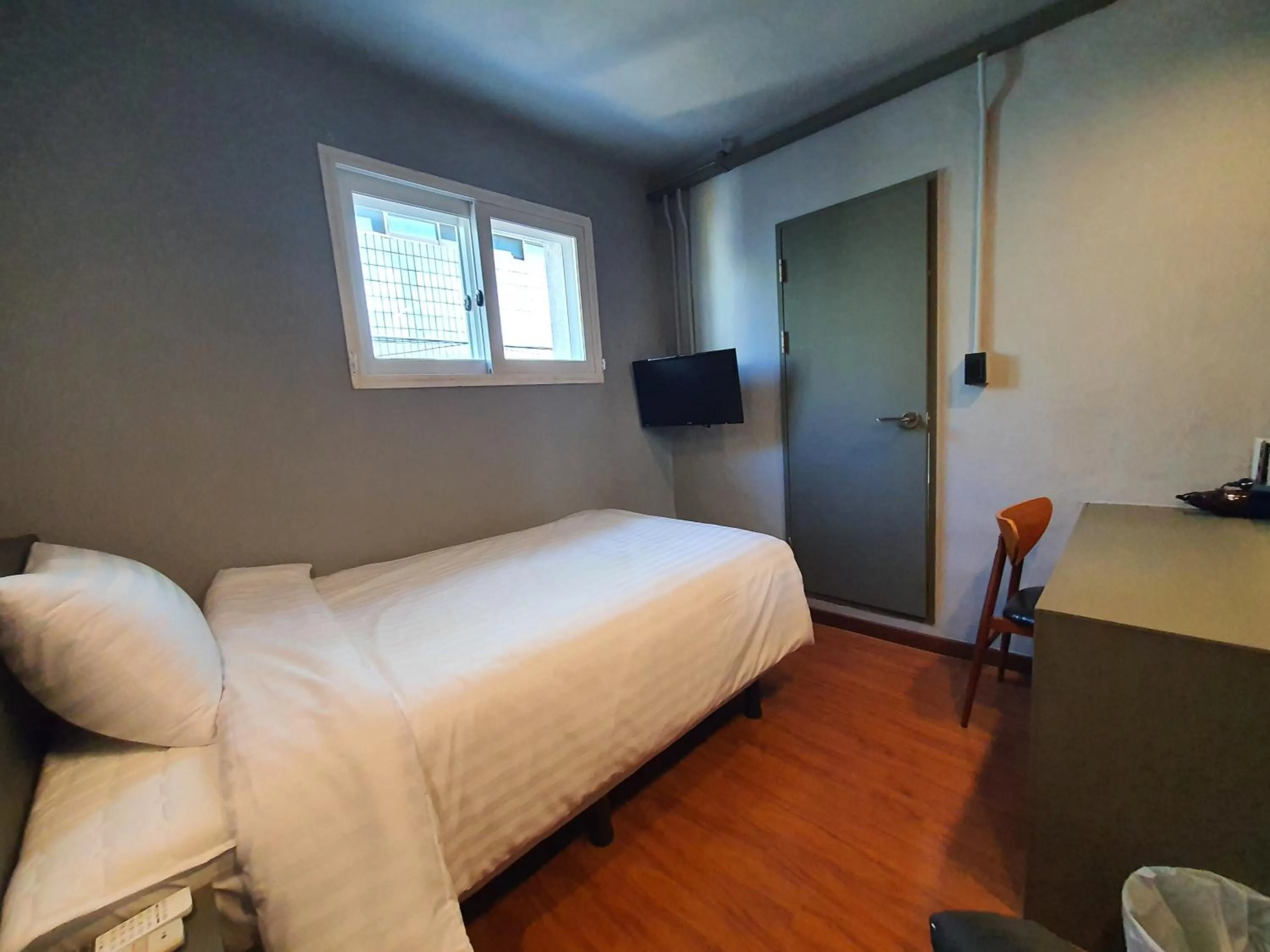 Photo of the whole room, Bed in Daljee Guesthouse