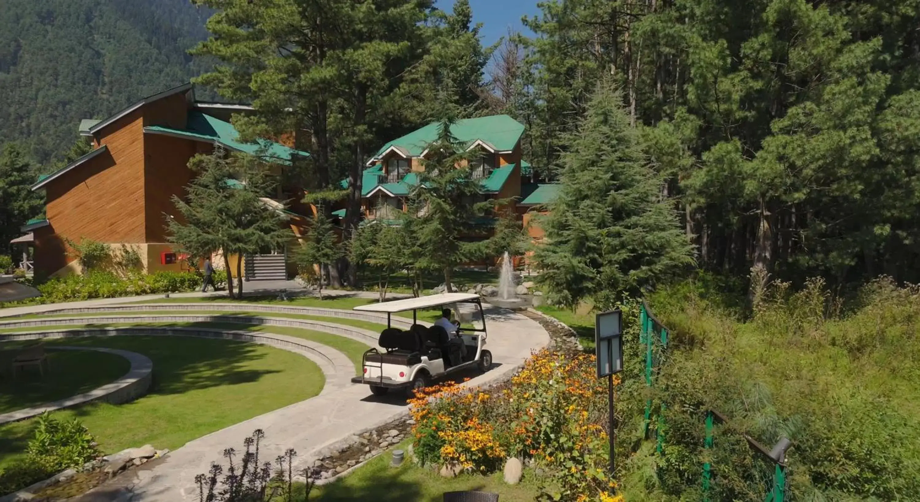 Property building in Radisson Golf Resort Pahalgam Property building in Radisson Golf Resort Pahalgam