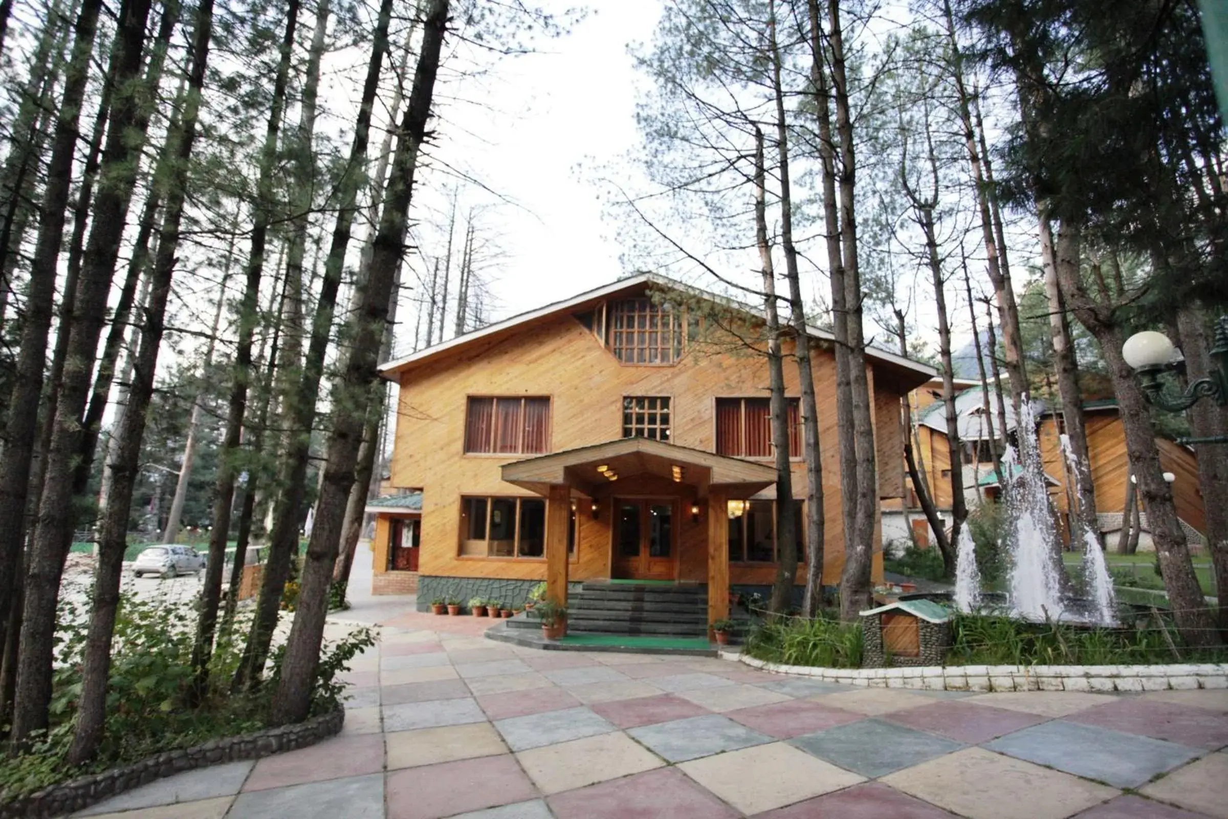 Property building in Radisson Golf Resort Pahalgam Property building in Radisson Golf Resort Pahalgam