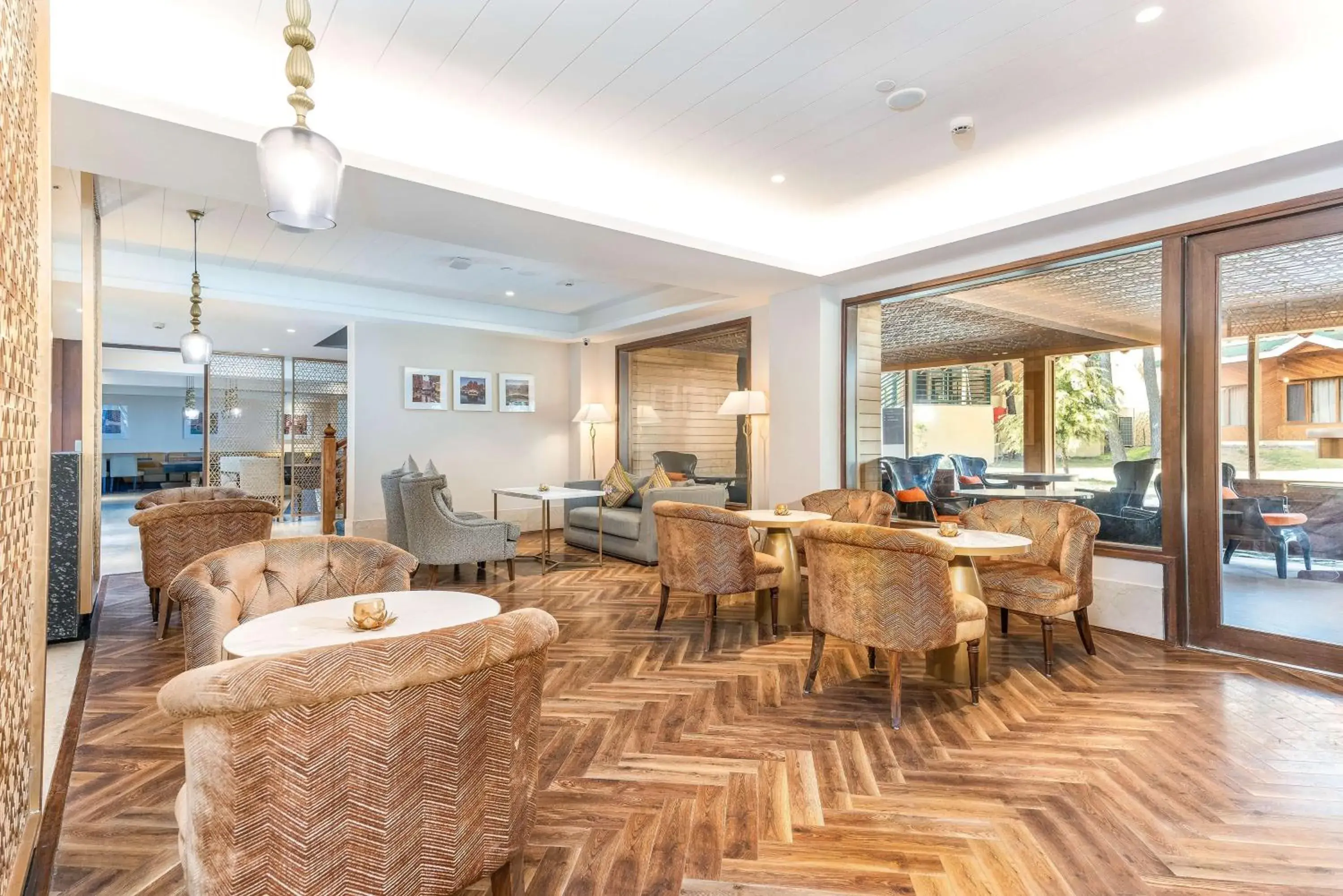 Lobby or reception in Radisson Golf Resort Pahalgam Lobby or reception in Radisson Golf Resort Pahalgam