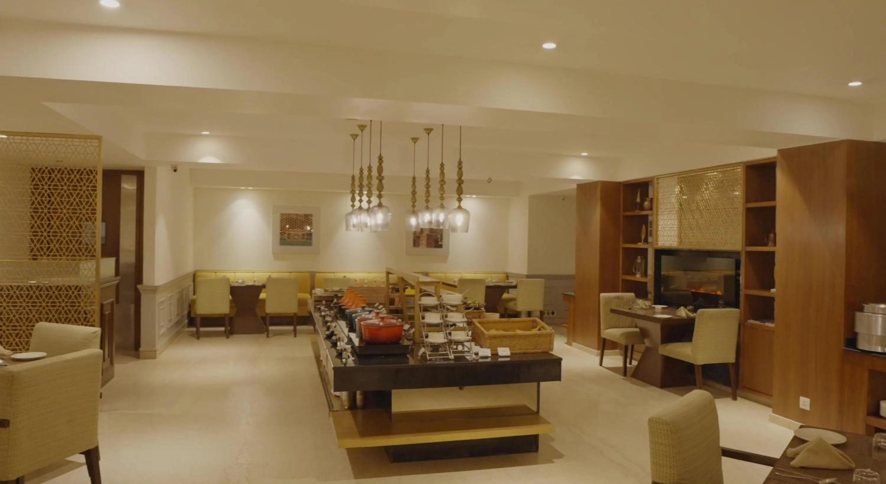 Breakfast in Radisson Golf Resort Pahalgam