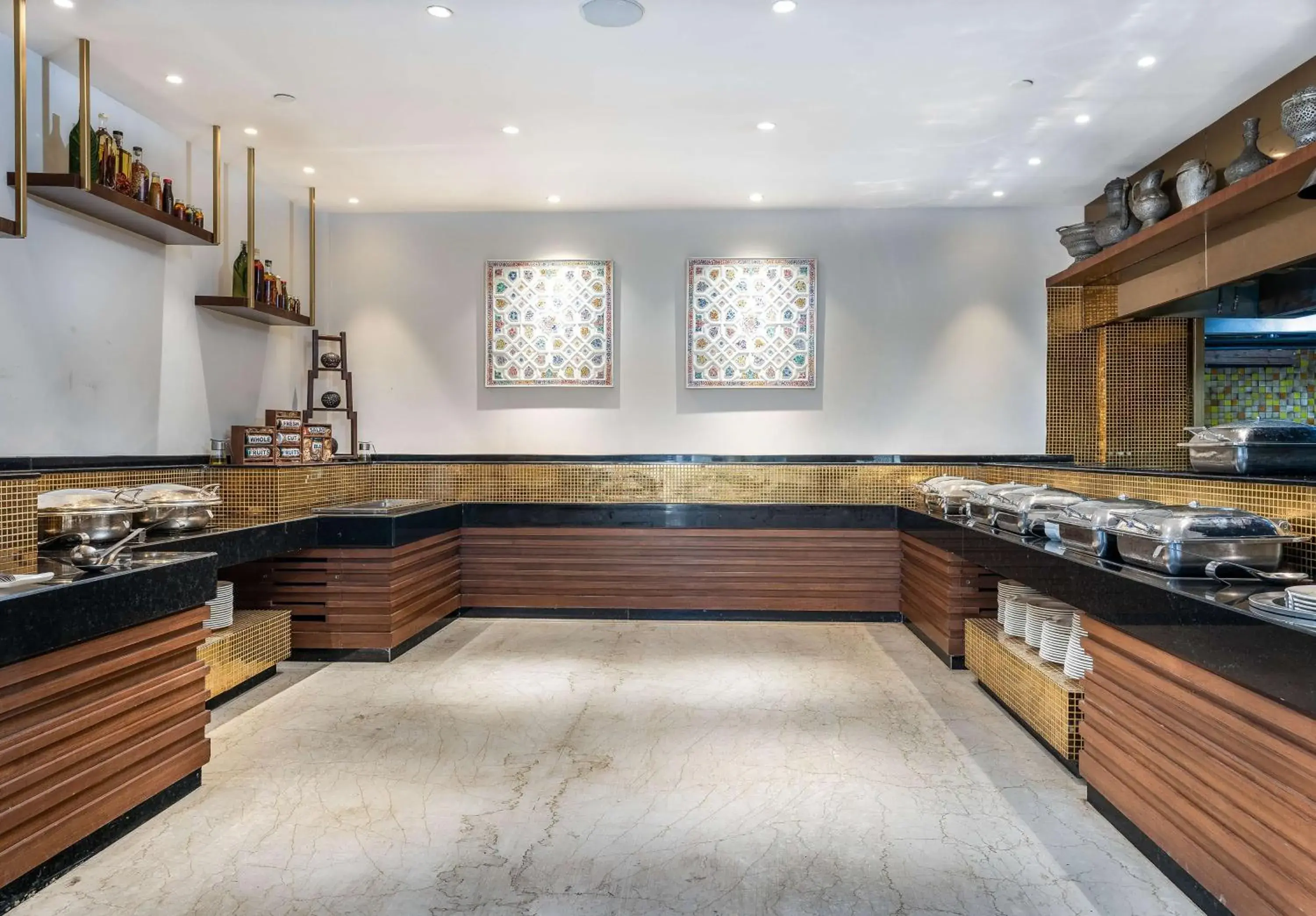 Restaurant/places to eat in Radisson Golf Resort Pahalgam Restaurant/places to eat in Radisson Golf Resort Pahalgam