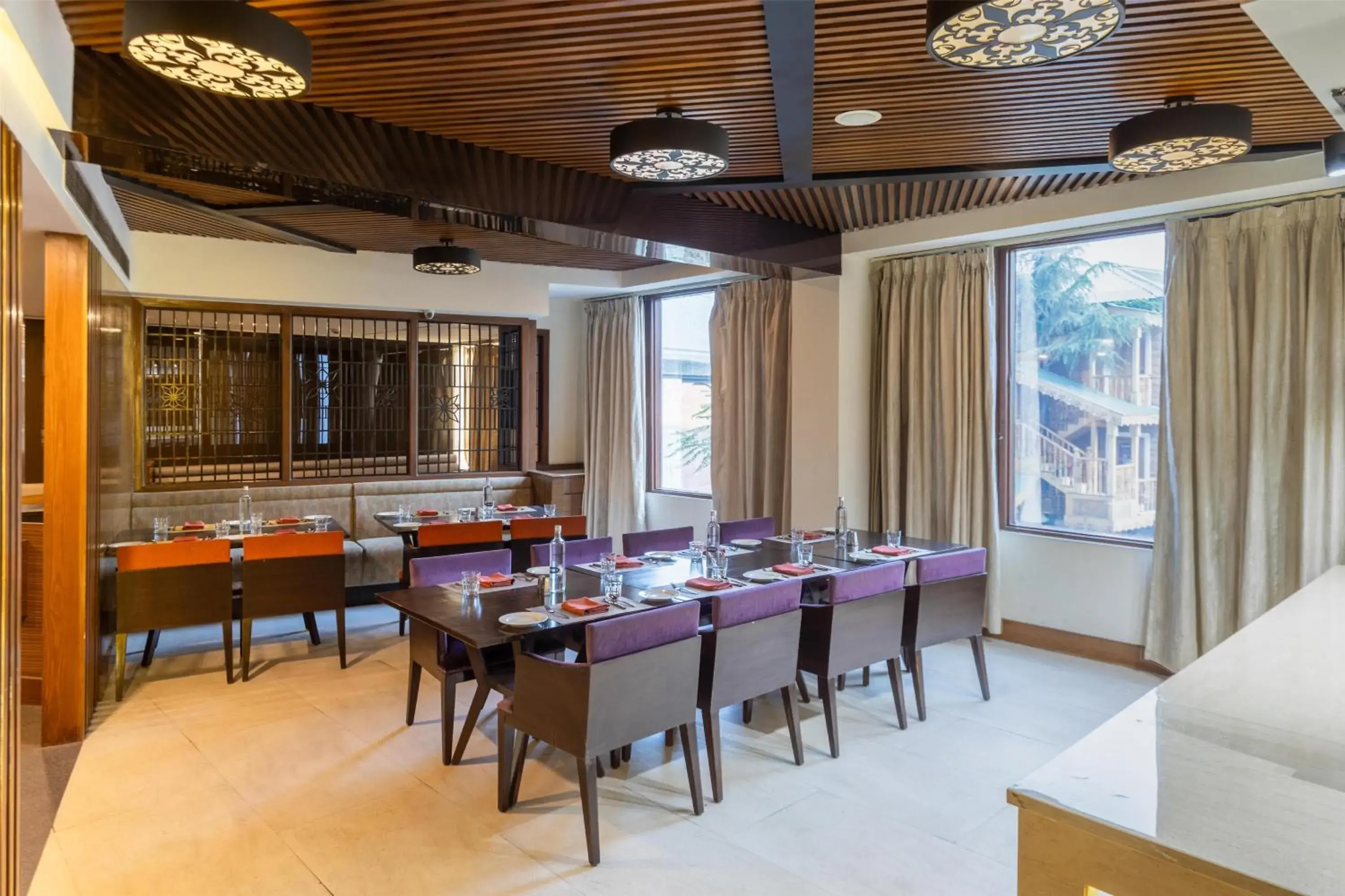 Restaurant/places to eat in Radisson Srinagar Restaurant/places to eat in Radisson Srinagar