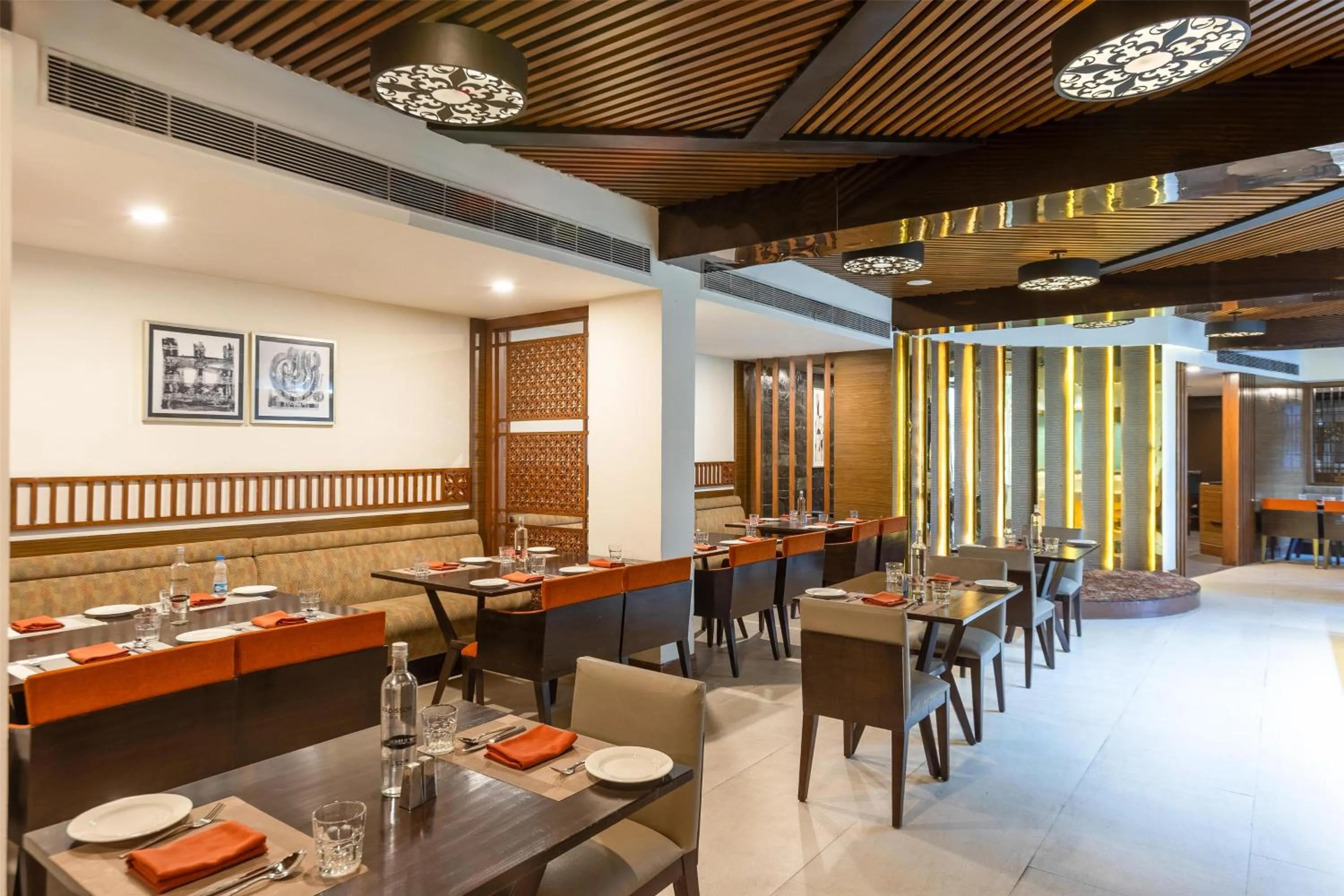 Restaurant/places to eat in Radisson Srinagar