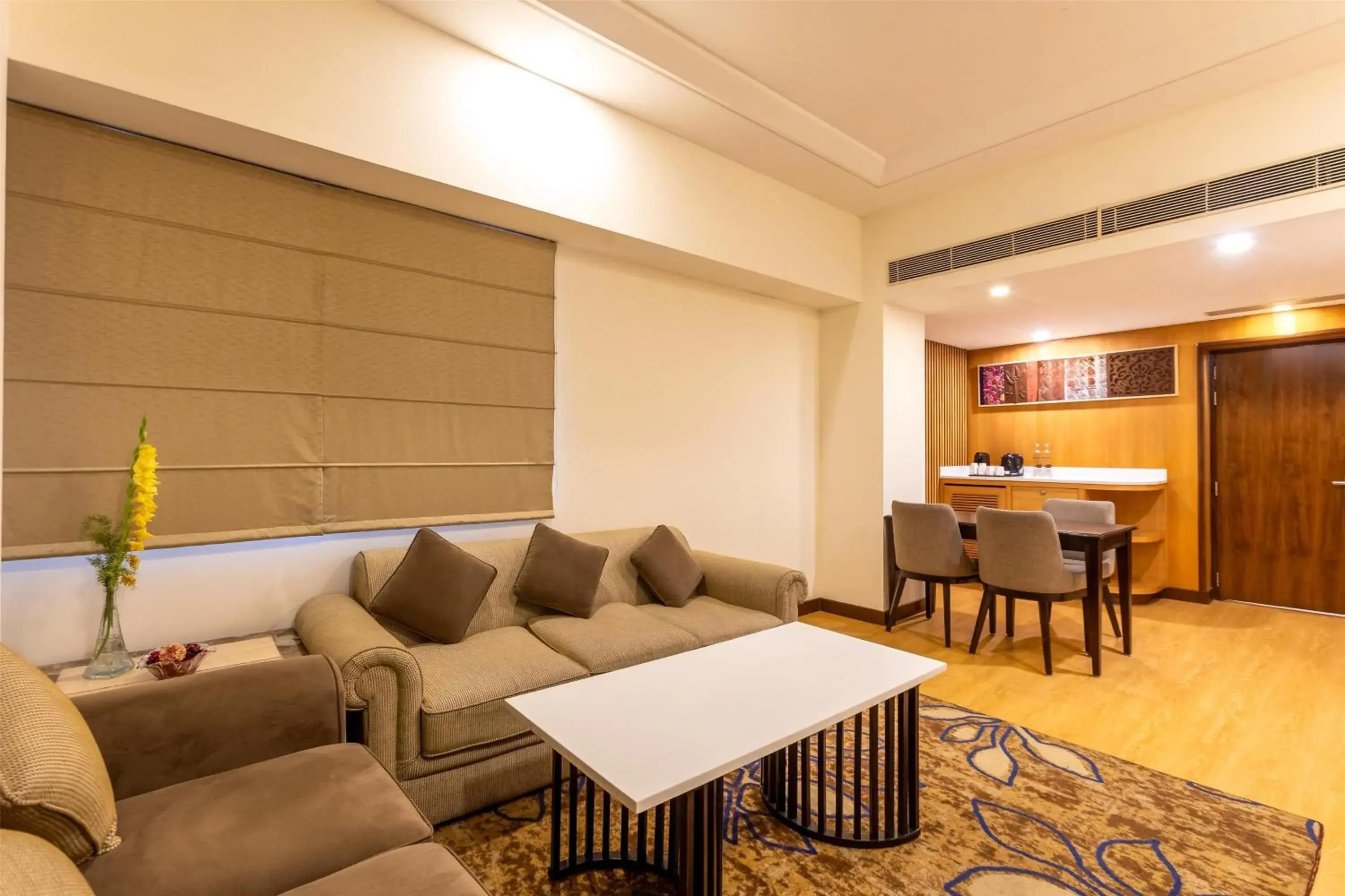 Bedroom in Radisson Srinagar Bedroom in Radisson Srinagar