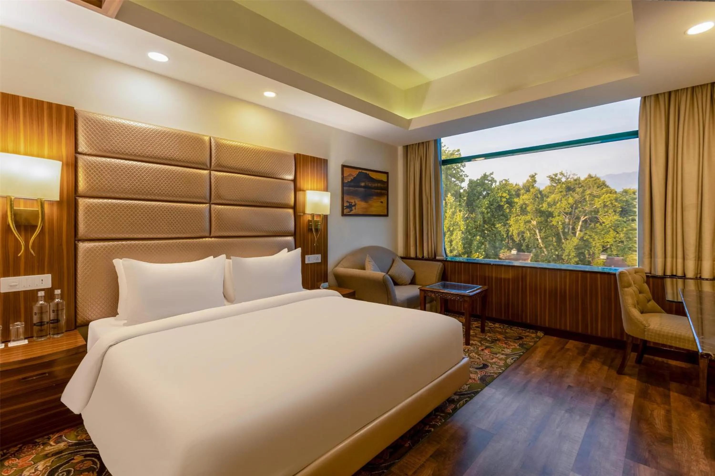 Photo of the whole room, Bed in Radisson Srinagar