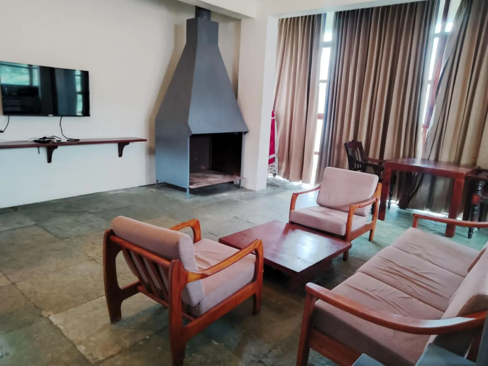 TV and multimedia in Mango Hill Yercaud