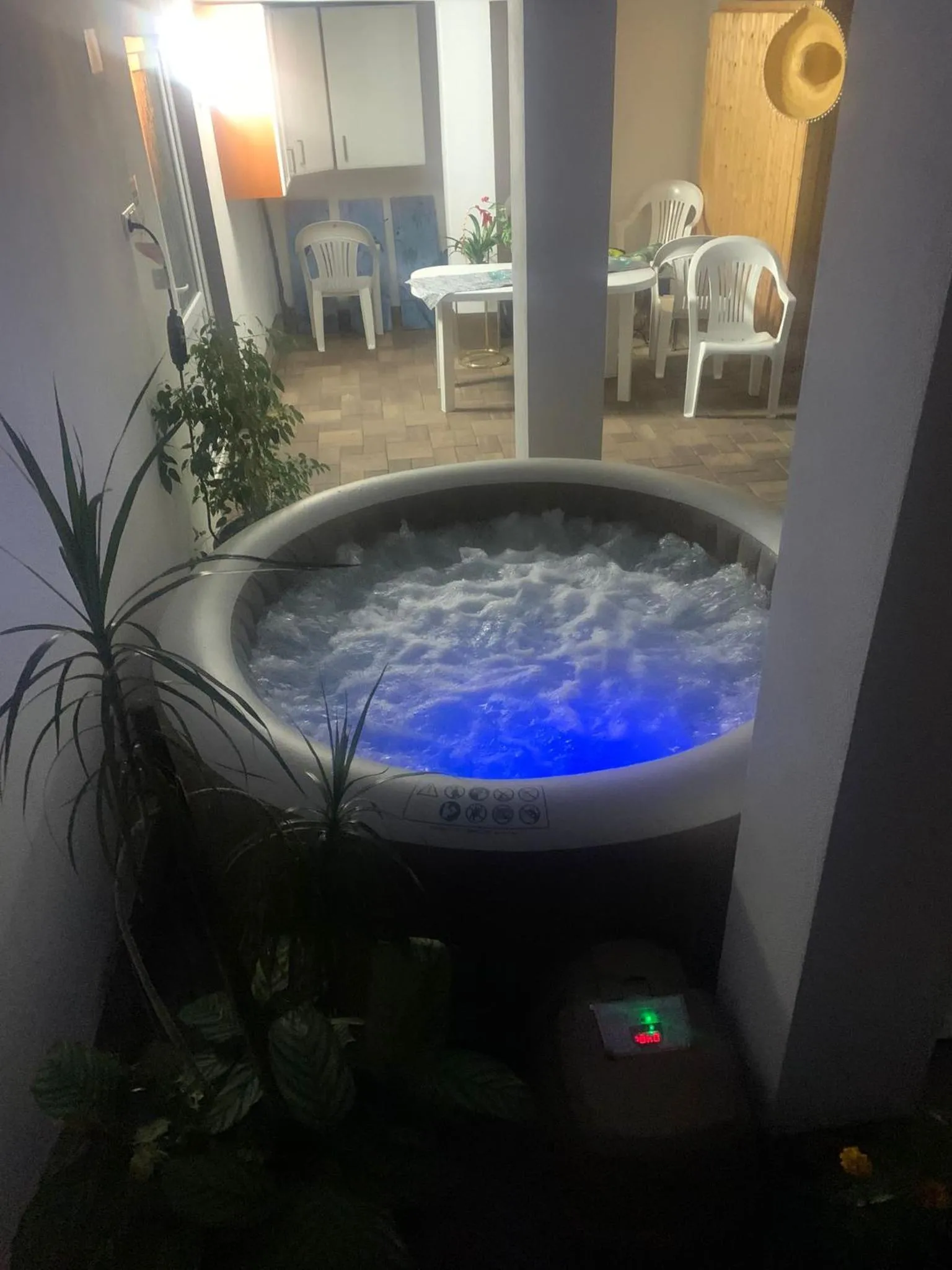 Hot Tub in Casa Deac
