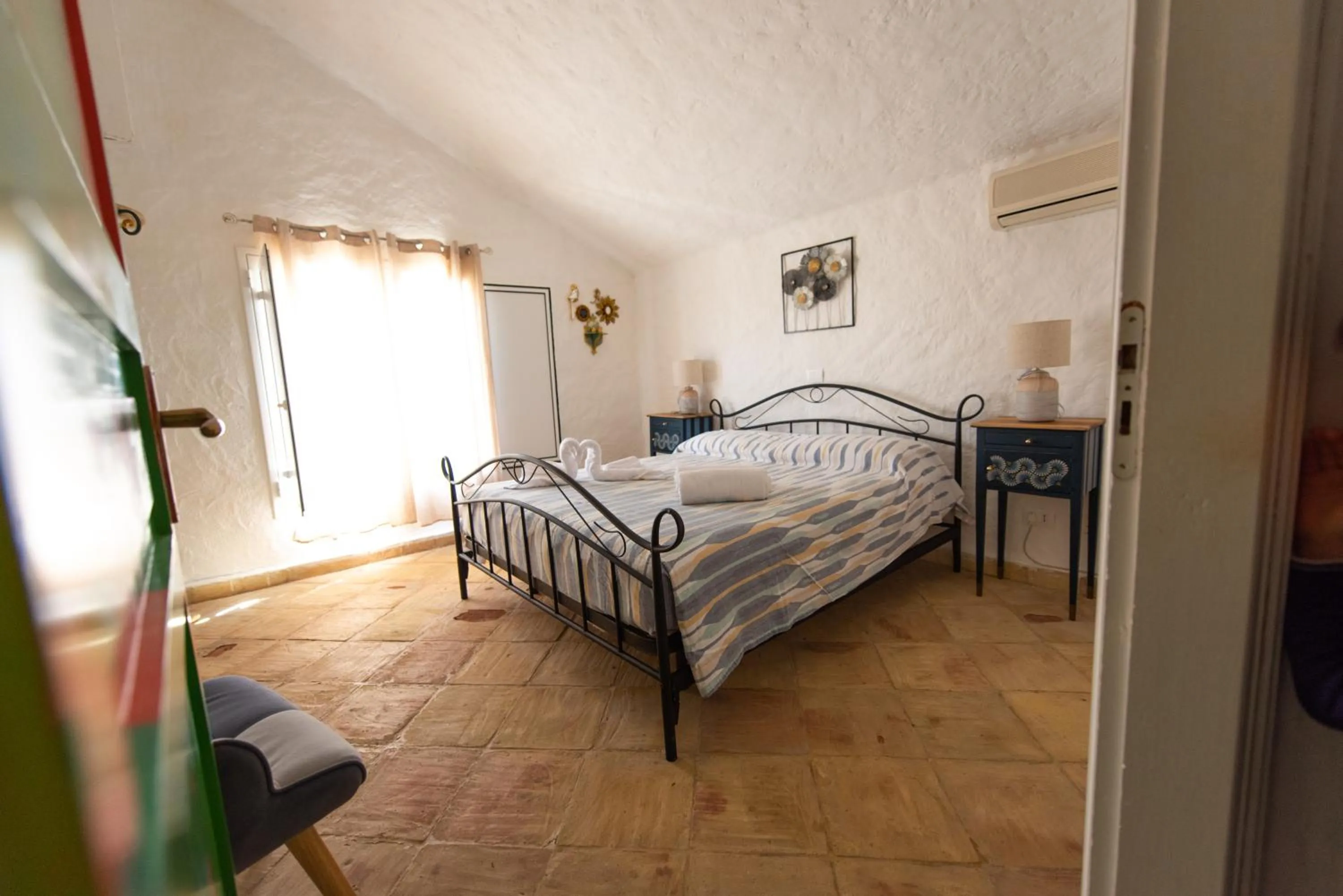 Double Room with Private External Bathroom in Kite Hostel Stagnone