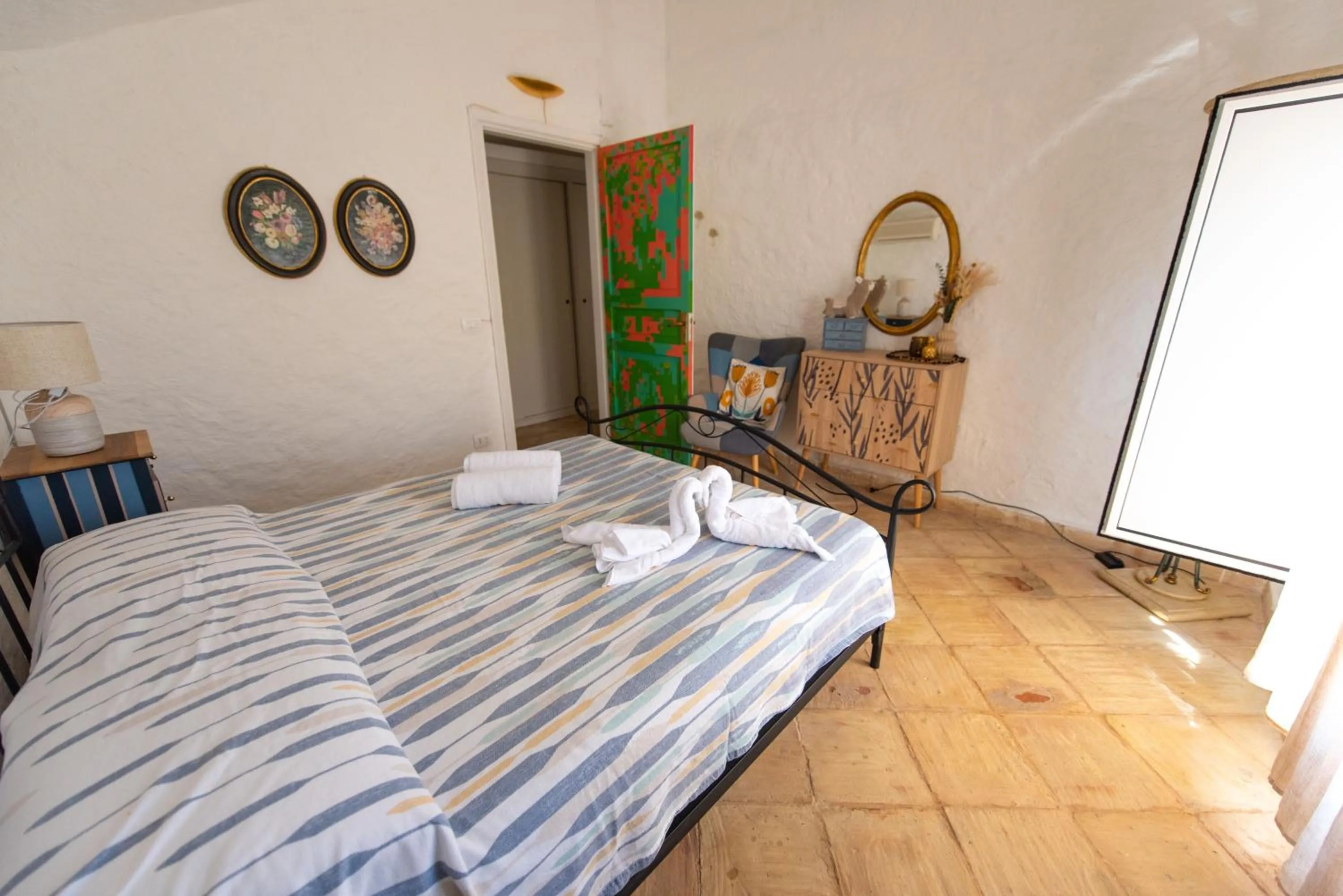 Double Room with Private External Bathroom in Kite Hostel Stagnone