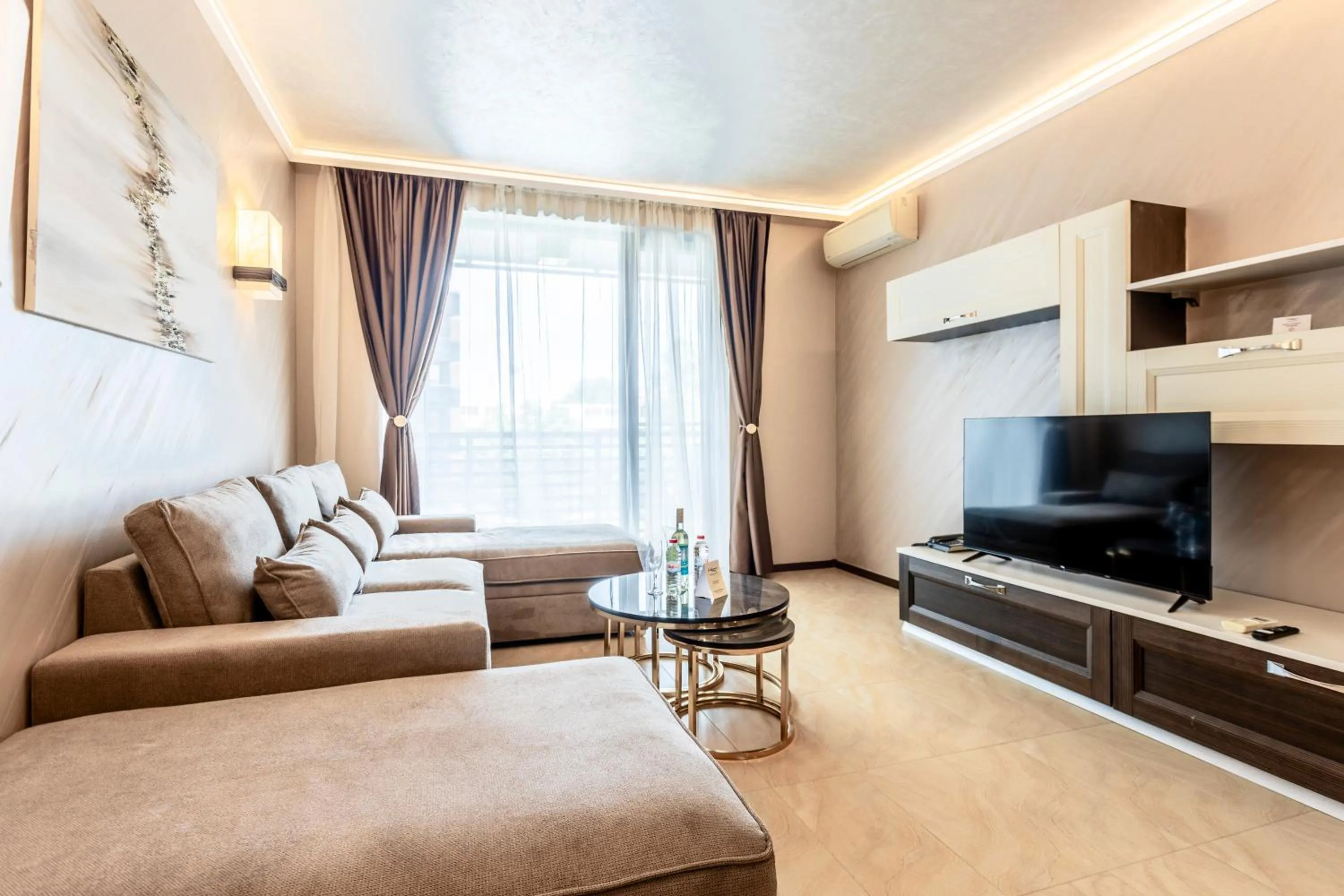 TV and multimedia in Galeon Residence & SPA