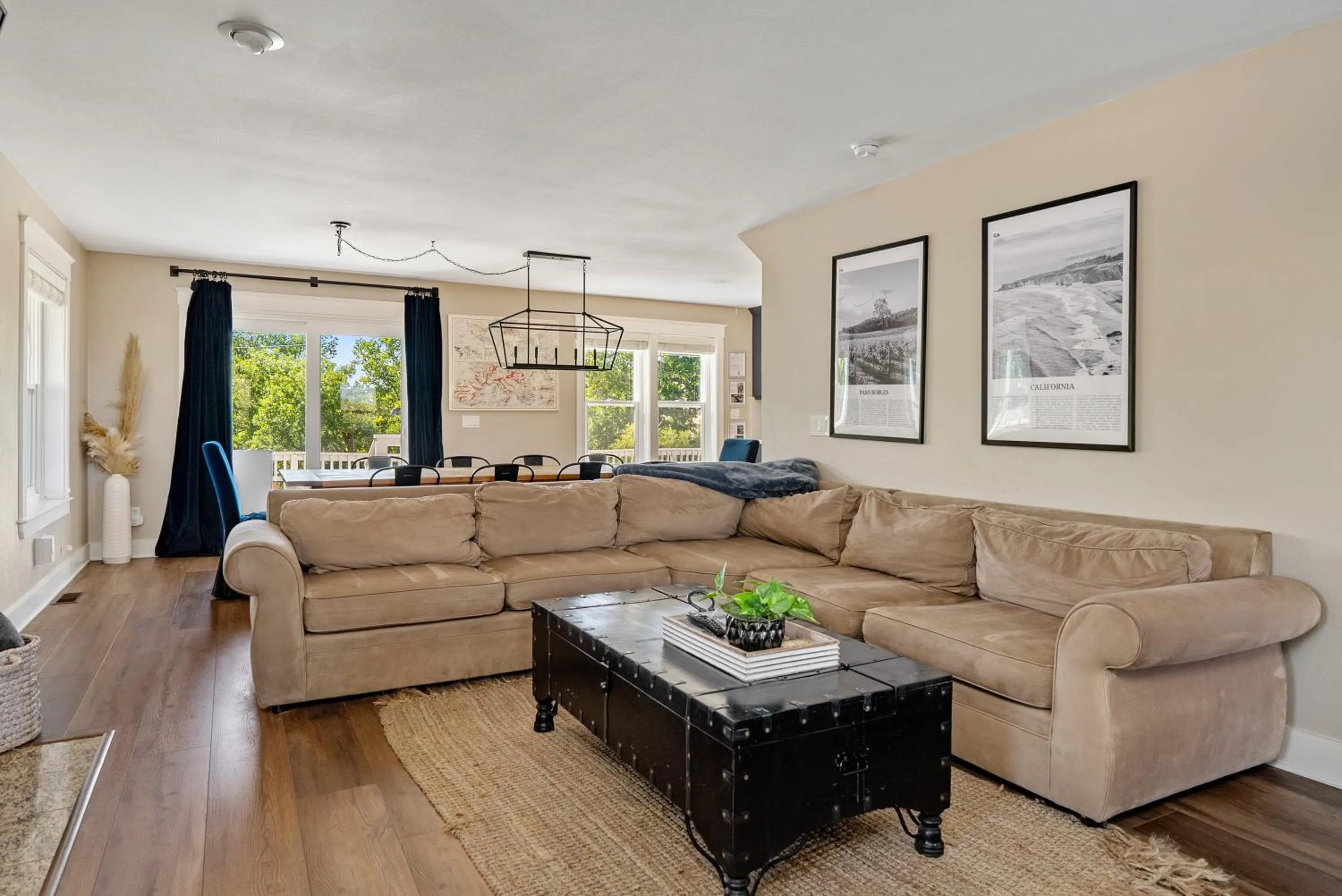 TV and multimedia in Paso Wine Country Farmhouse with Pool, Spa, Game Room