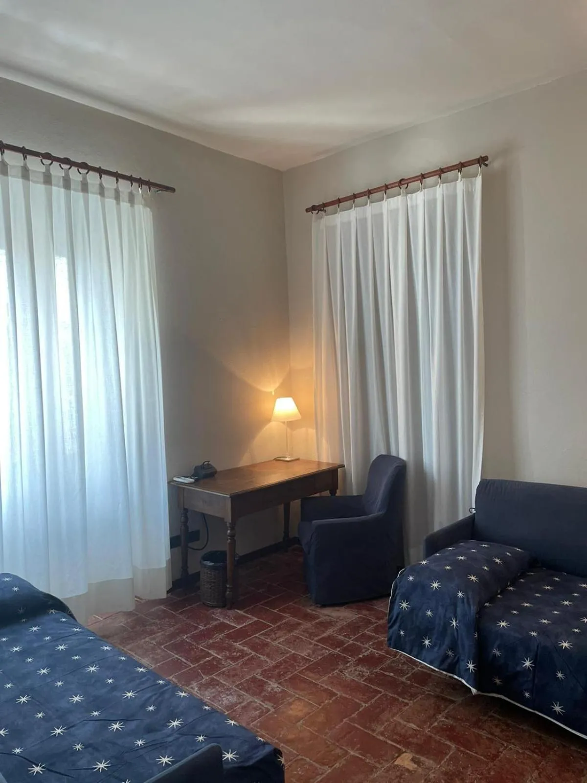 Seating area, Bed in Locanda del Glicine