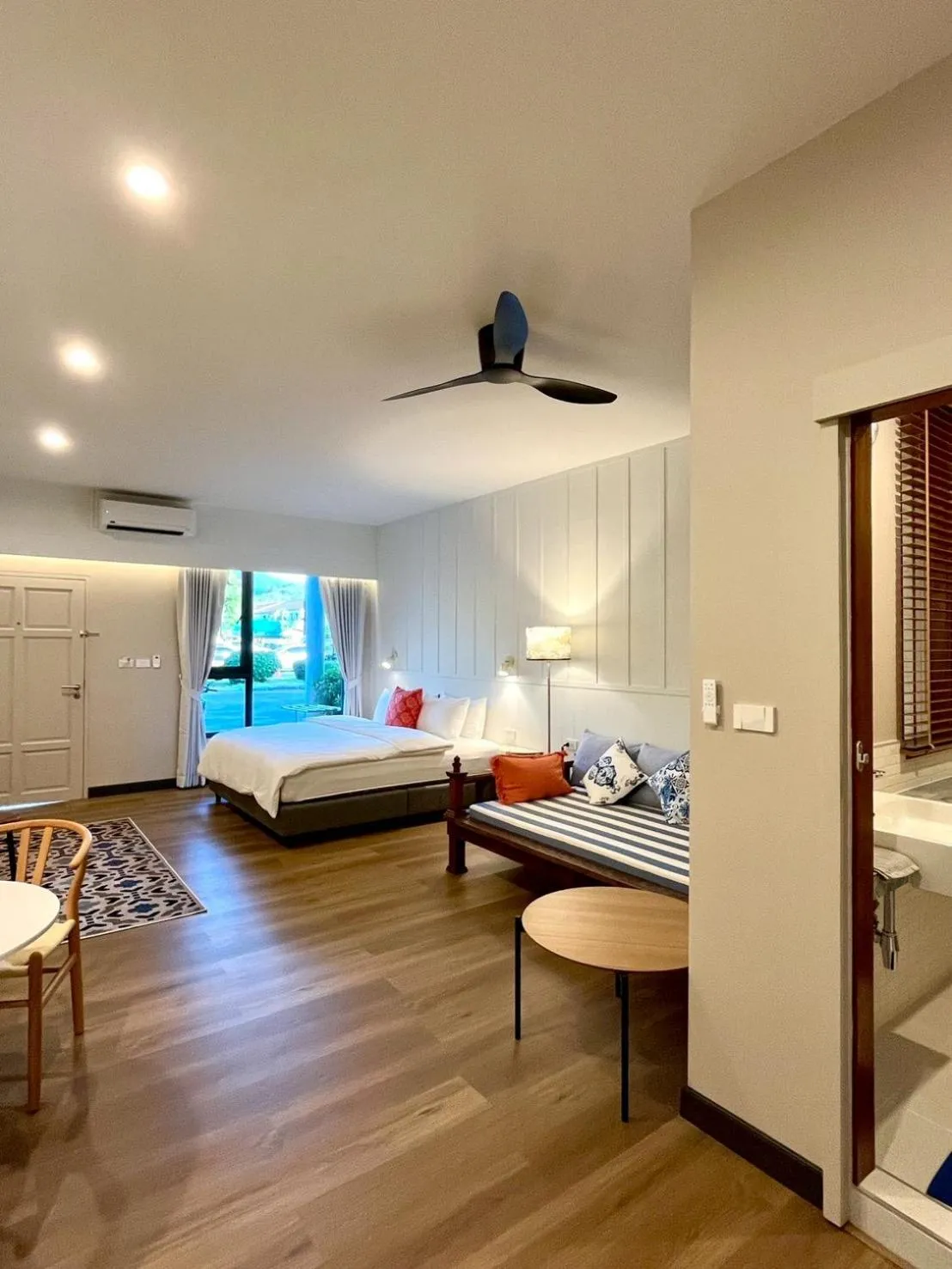 Bedroom, Bed in Nautical Home & Seashell House B&B